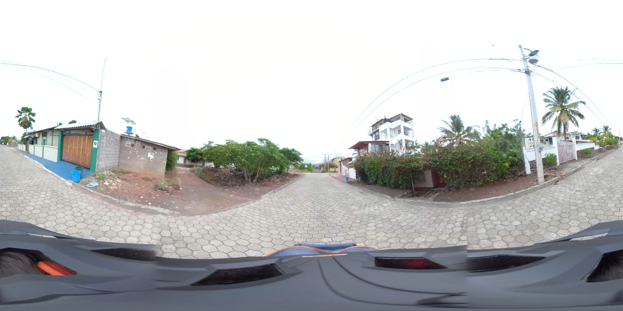 Street view near Kicker Rock, Puerto Ayora — © sdanielzer (CC BY-SA · Mapillary)