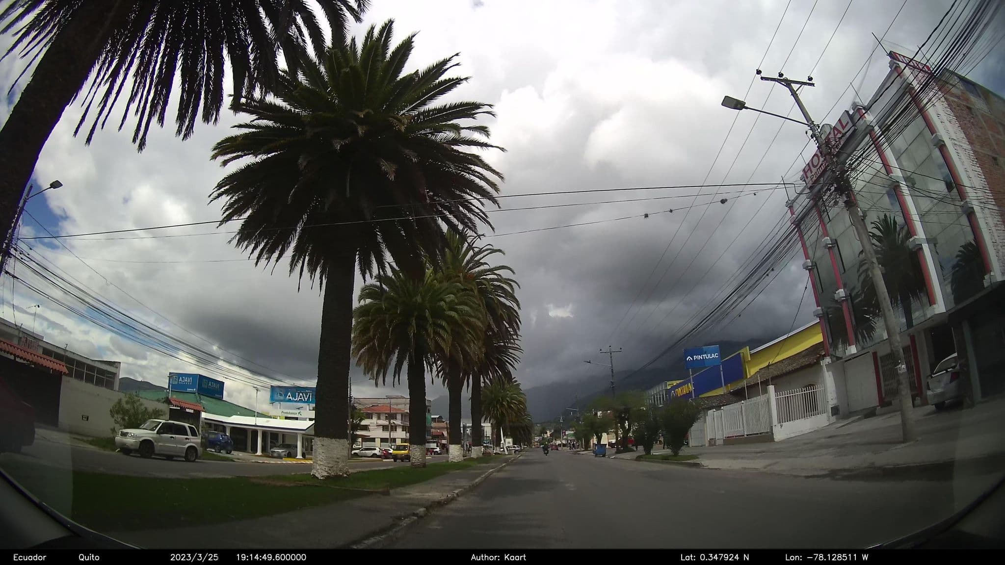 Street view near Hotel Ajavi, Ibarra — © kaart_2 (CC BY-SA · Mapillary)