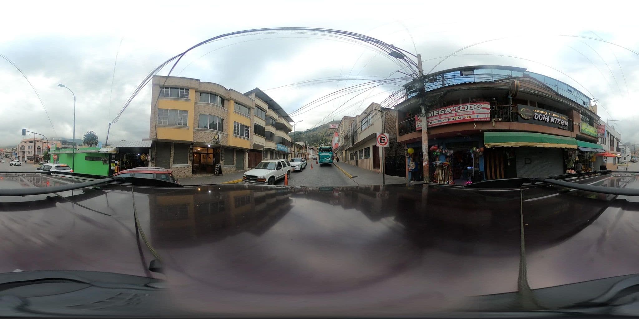 Street view near Hotel Europa, Alausí — © Hopen111 (CC BY-SA · Mapillary)