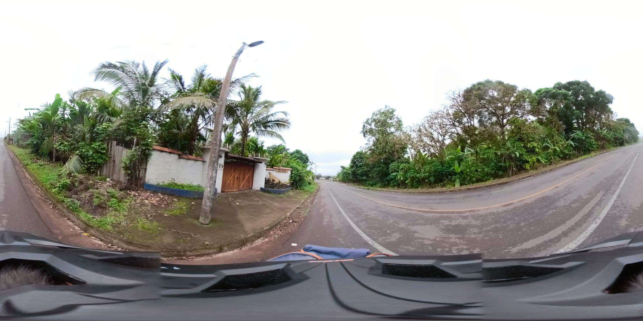 Street view near Eco Hospedaje Isla del Pirata, Puerto Ayora — © sdanielzer (CC BY-SA · Mapillary)