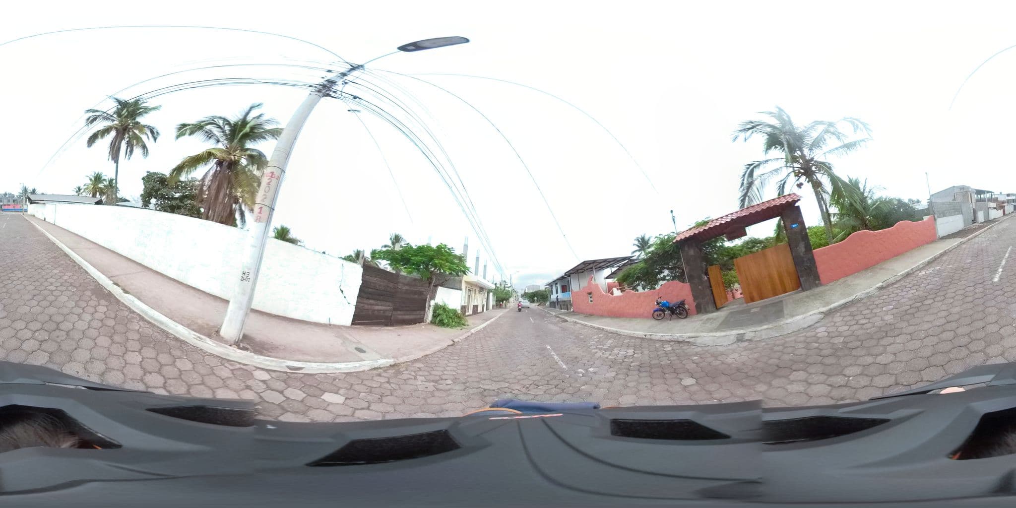 Street view near Lava House, Puerto Ayora — © sdanielzer (CC BY-SA · Mapillary)