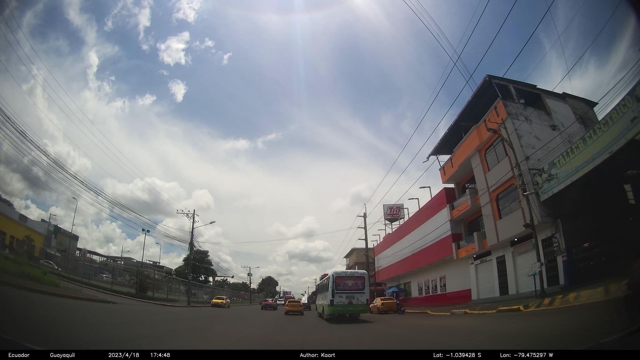 Street view near HOTEL LUXURY, Quevedo — © kaart_2 (CC BY-SA · Mapillary)