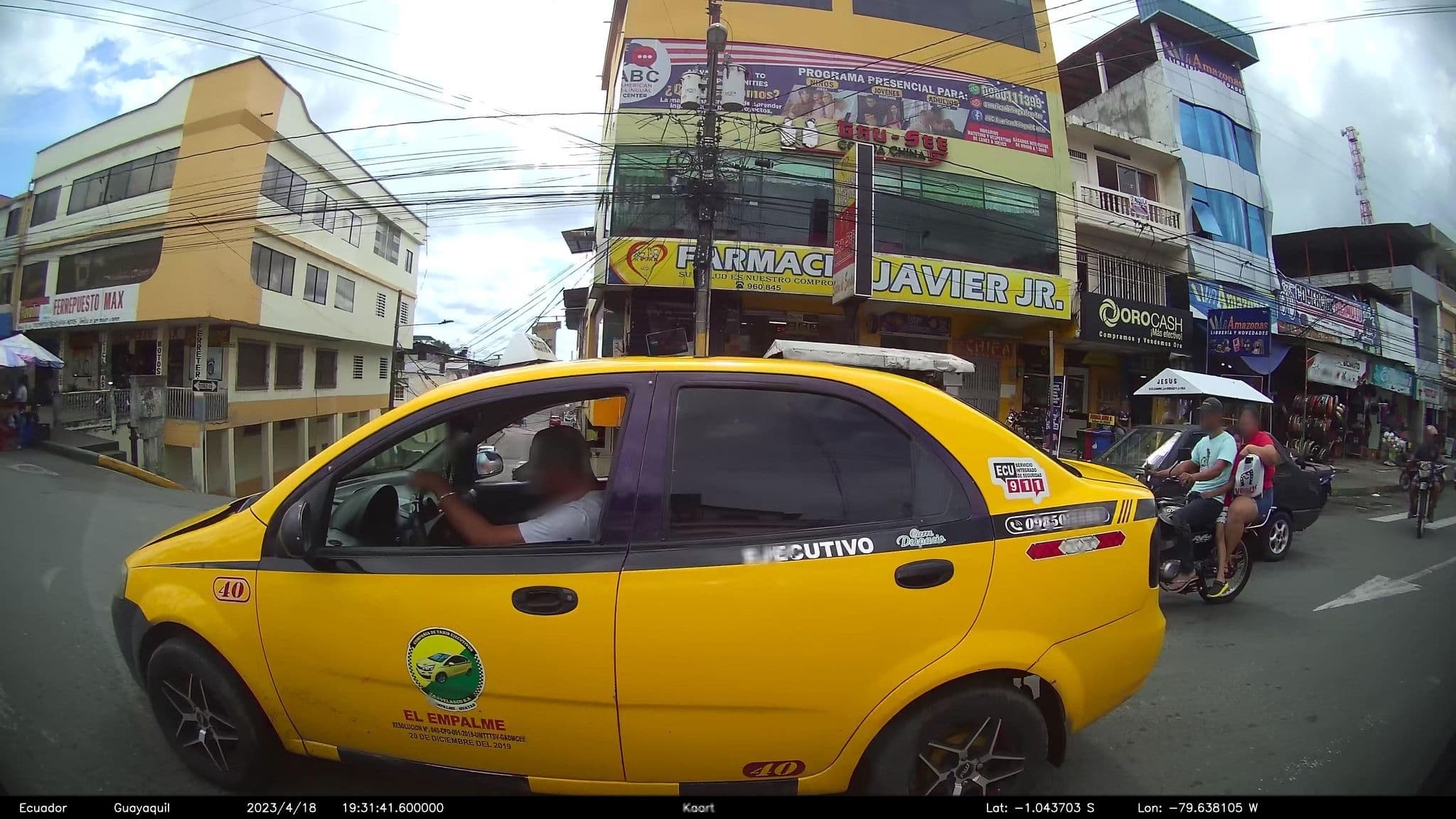 Street view near residencial popular , El Empalme — © kaart_2 (CC BY-SA · Mapillary)