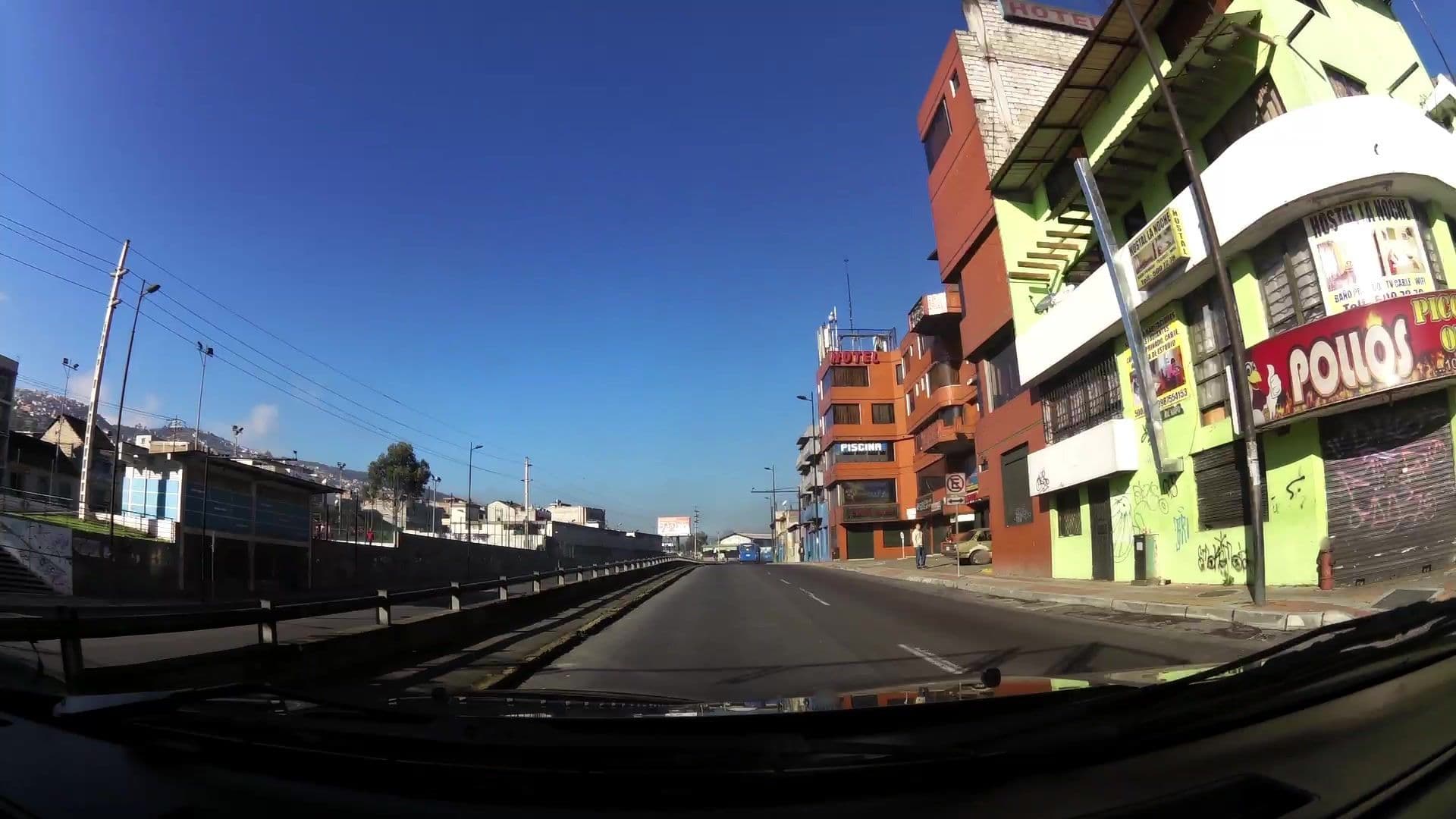 Street view near Hostal La Noche, Quito