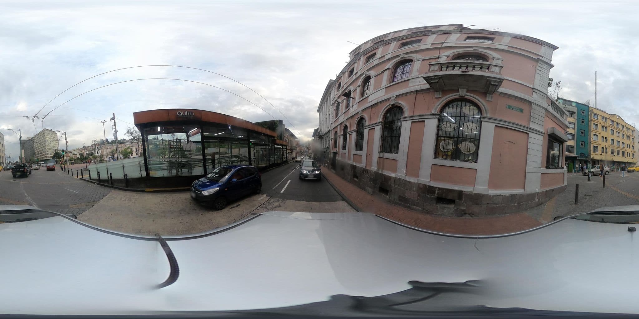 Street view near Hostal Santiago, Quito — © kaart_2 (CC BY-SA · Mapillary)
