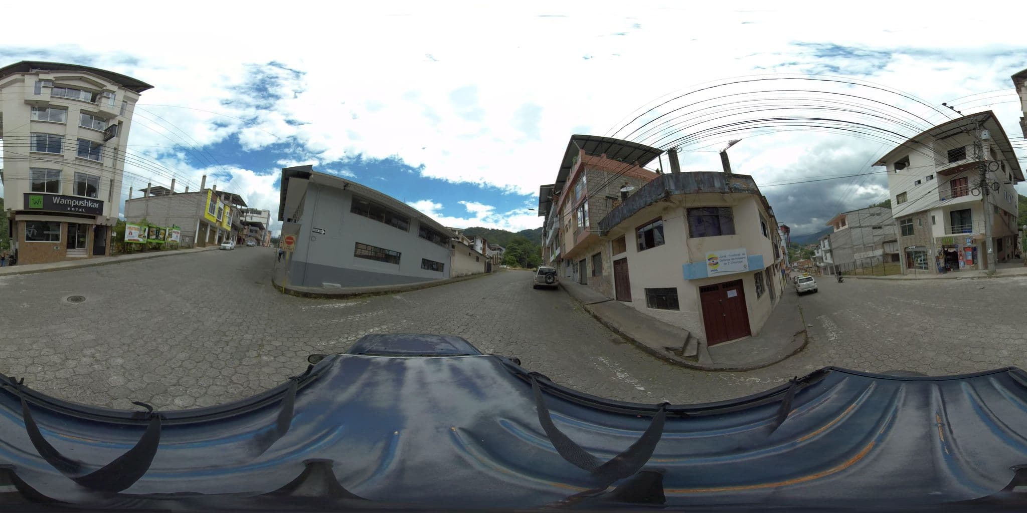 Street view near Hotel Wampushkar, Zamora — © sig_eerssa (CC BY-SA · Mapillary)