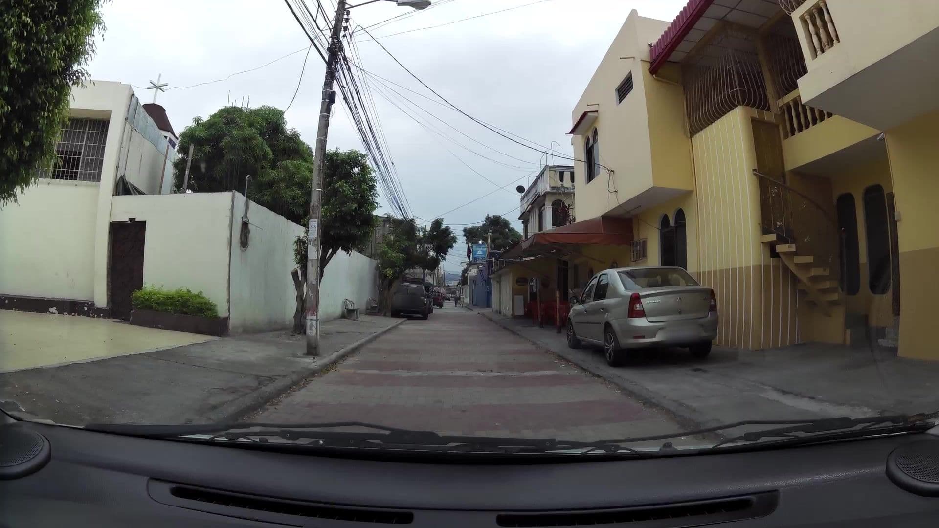 Street view near Mundial City, Guayaquil