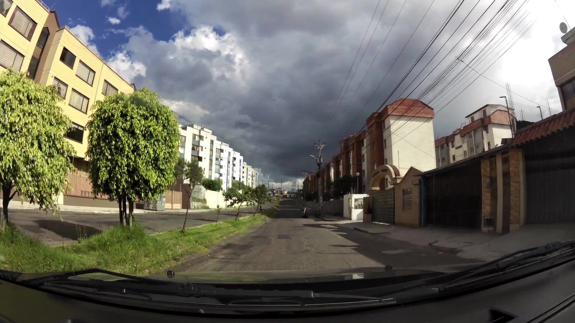 Street view near Conjunto Mirage, Pomasqui