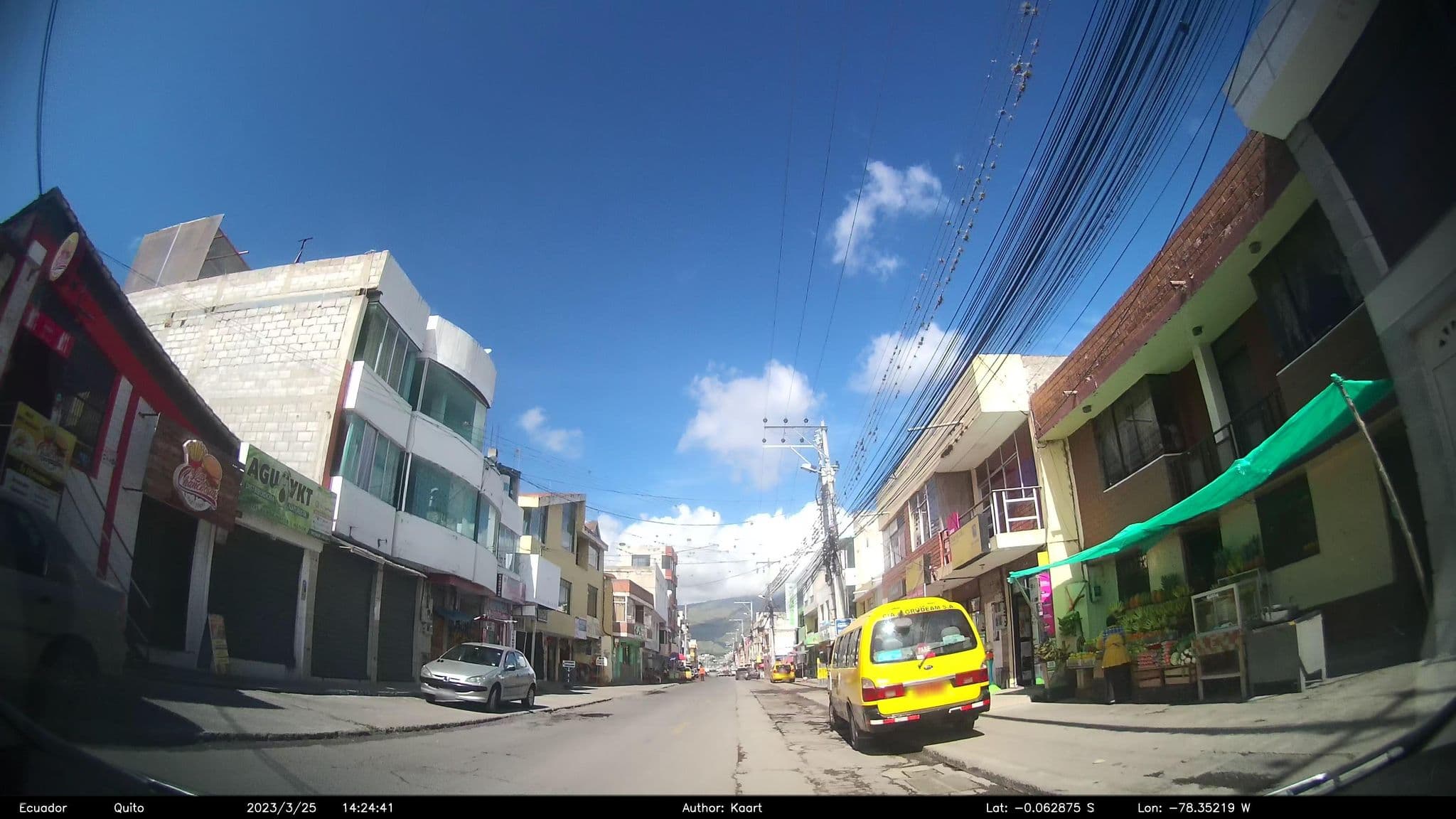 Street view near El Cano, Pomasqui