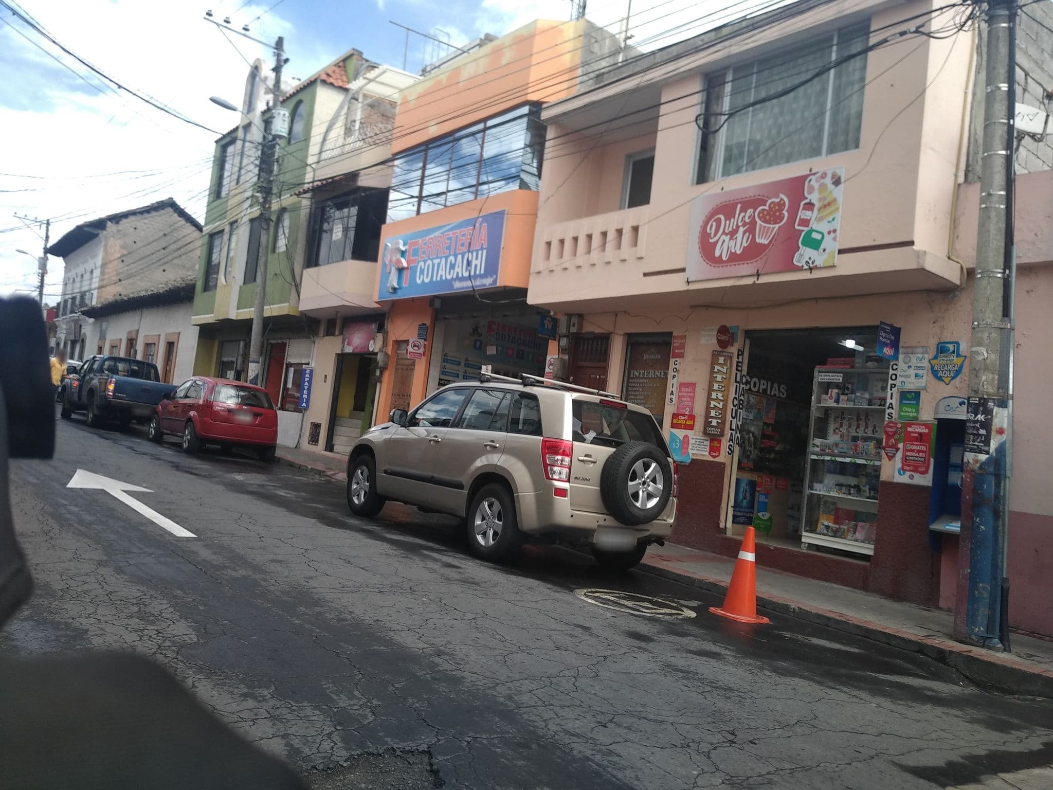 Street view near Posada Munaylla, Cotacachi — © nomadmapper (CC BY-SA · Mapillary)
