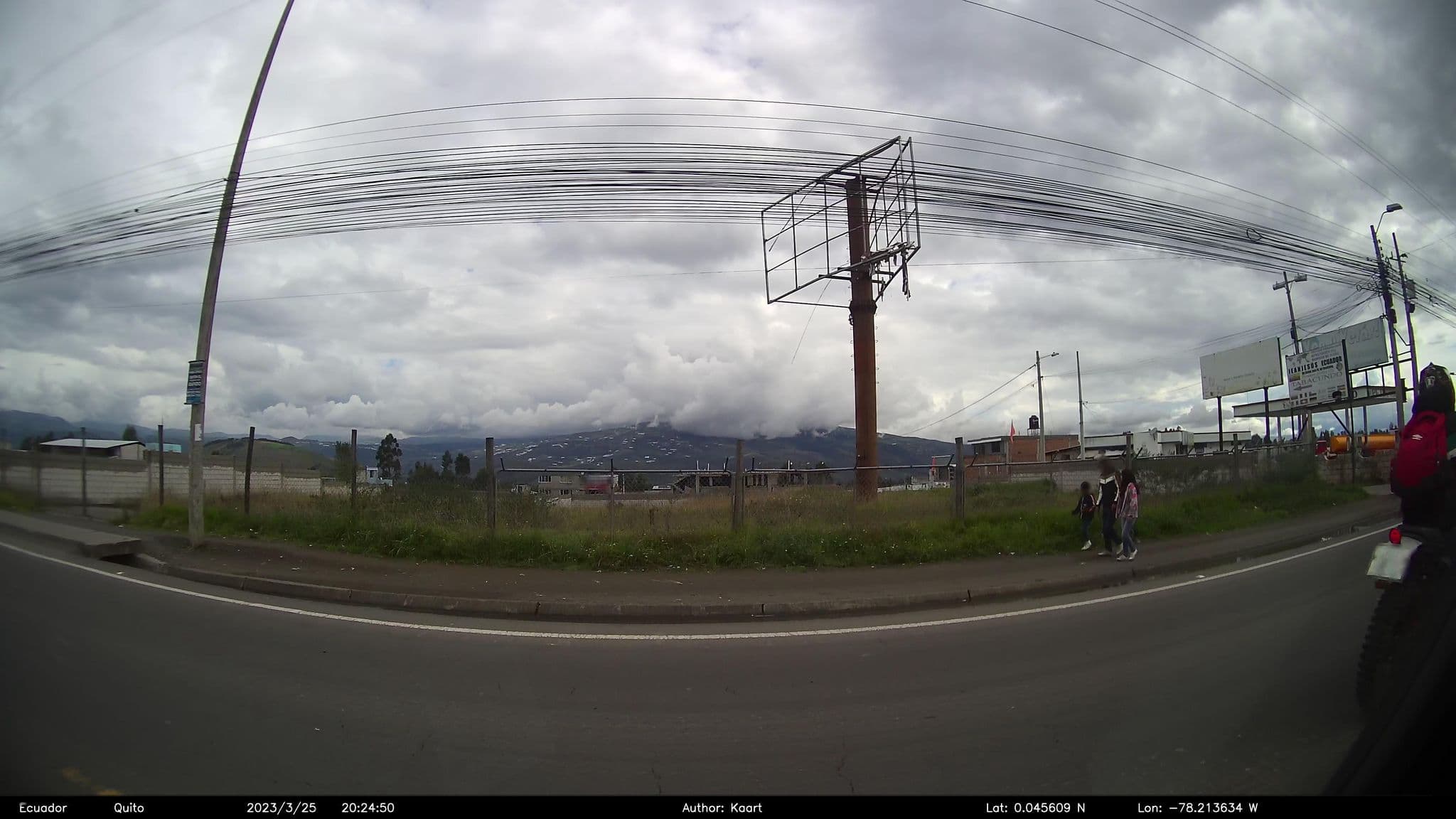 Street view near motel las sirenas, Cayambe — © kaart_2 (CC BY-SA · Mapillary)
