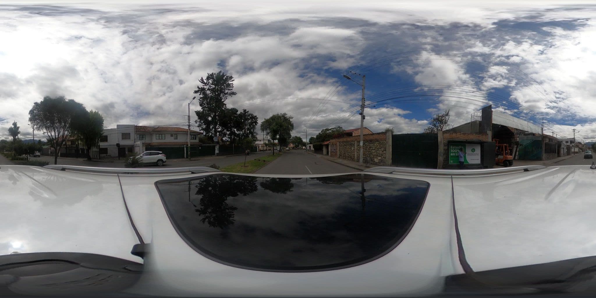 Street view near Apartamentos Otorongo, Cuenca — © Hopen111 (CC BY-SA · Mapillary)