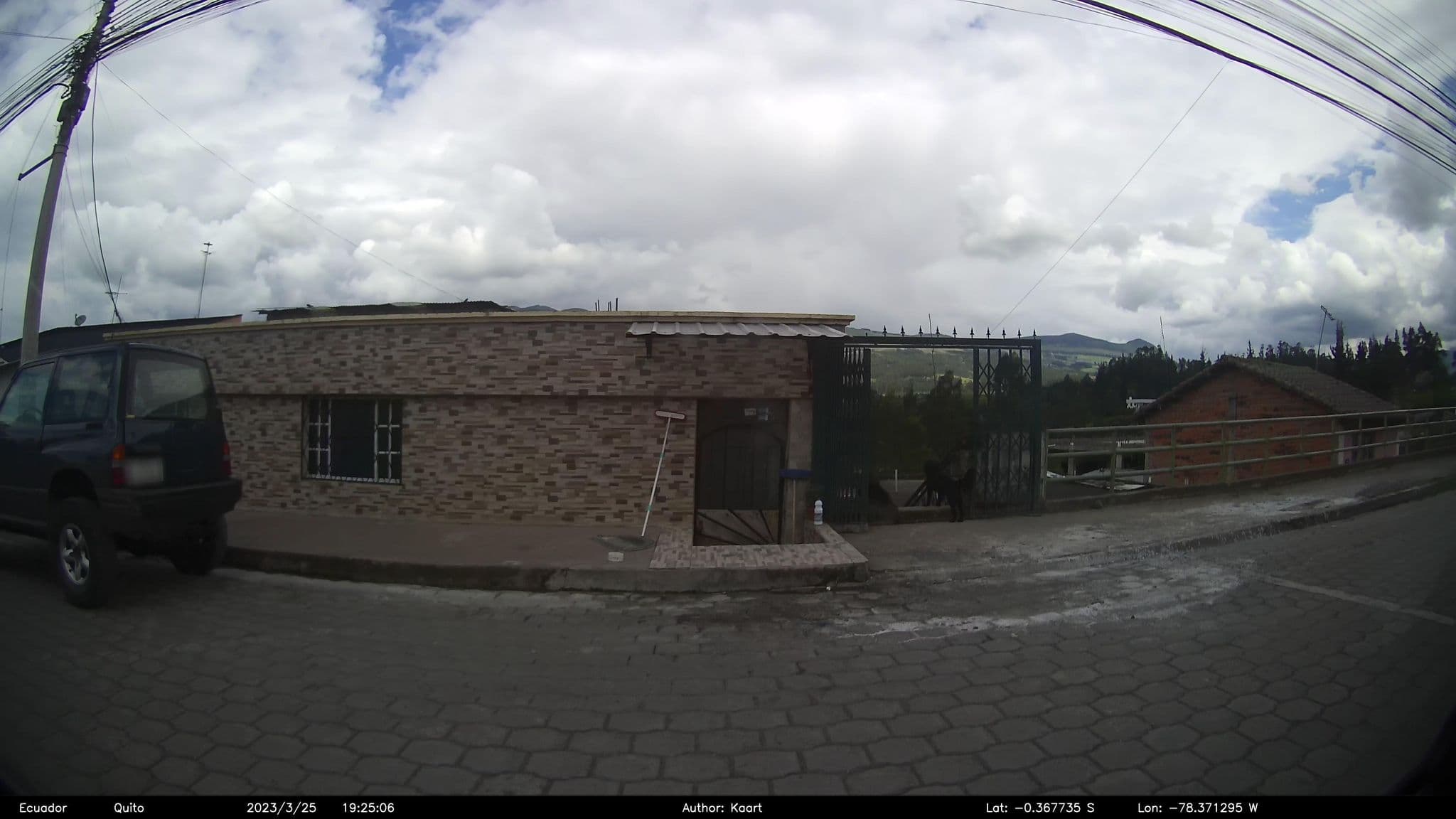 Street view near Horel Vista Hermosa, Sangolquí — © kaart_2 (CC BY-SA · Mapillary)