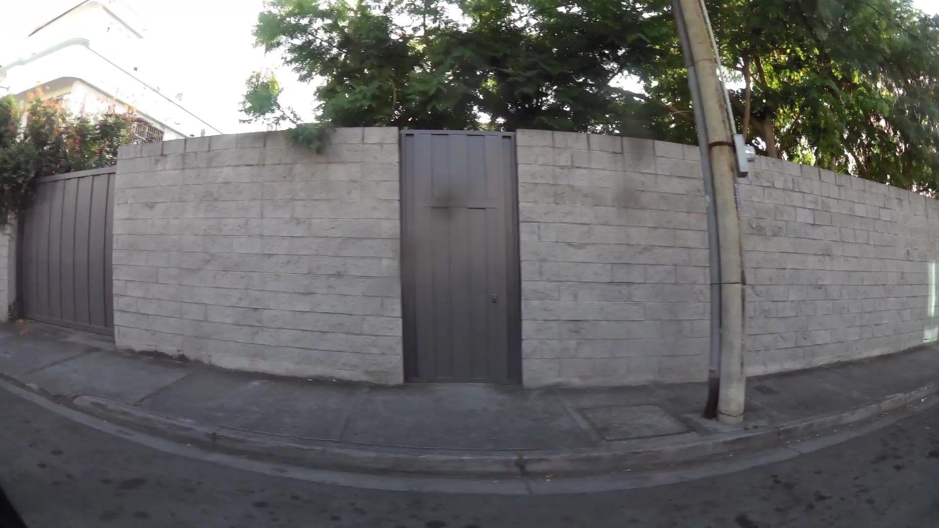 Street view near Parking Hostal Macaw (informal campground), Guayaquil