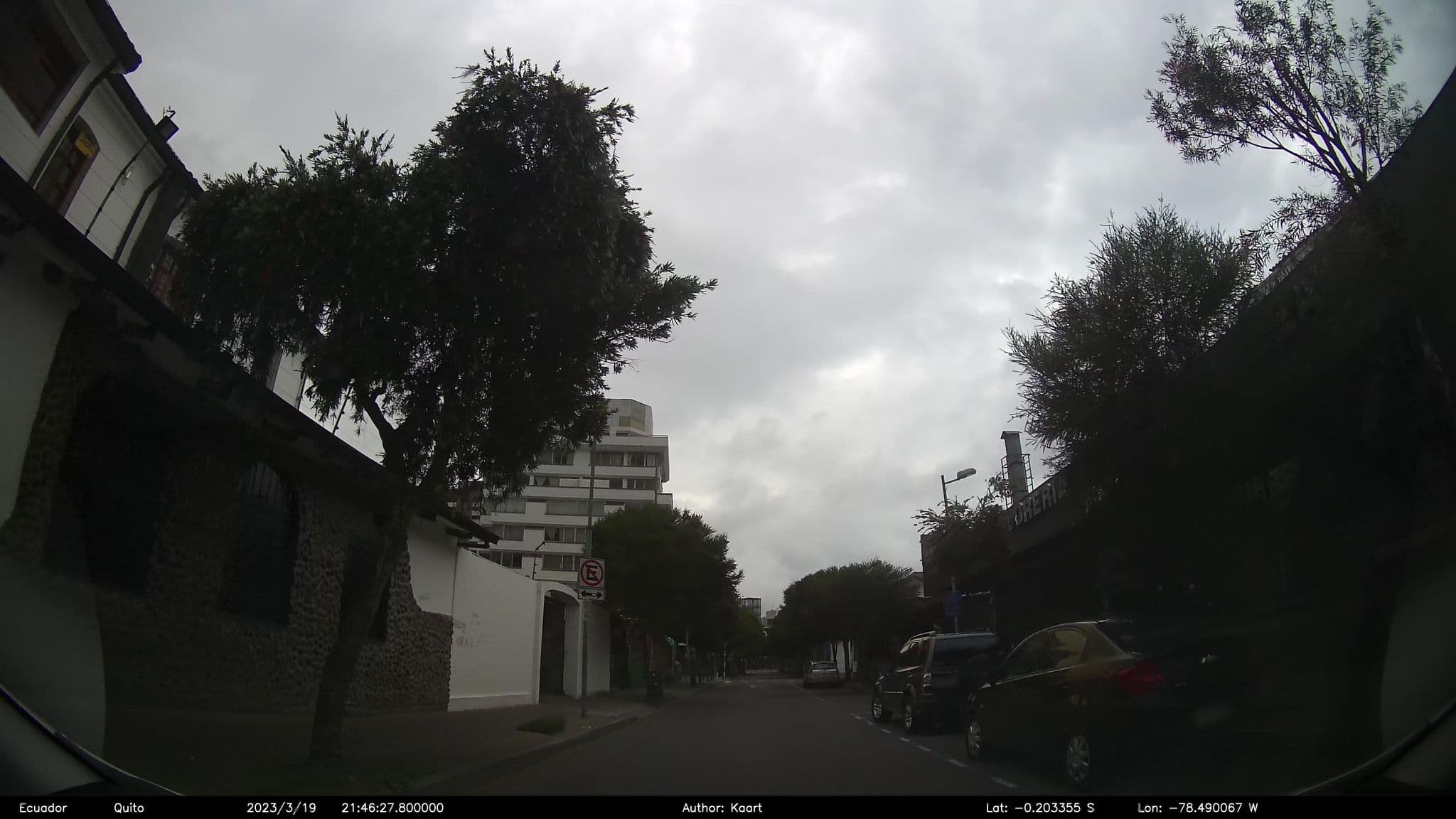 Street view near Bamboo y Tú, Quito
