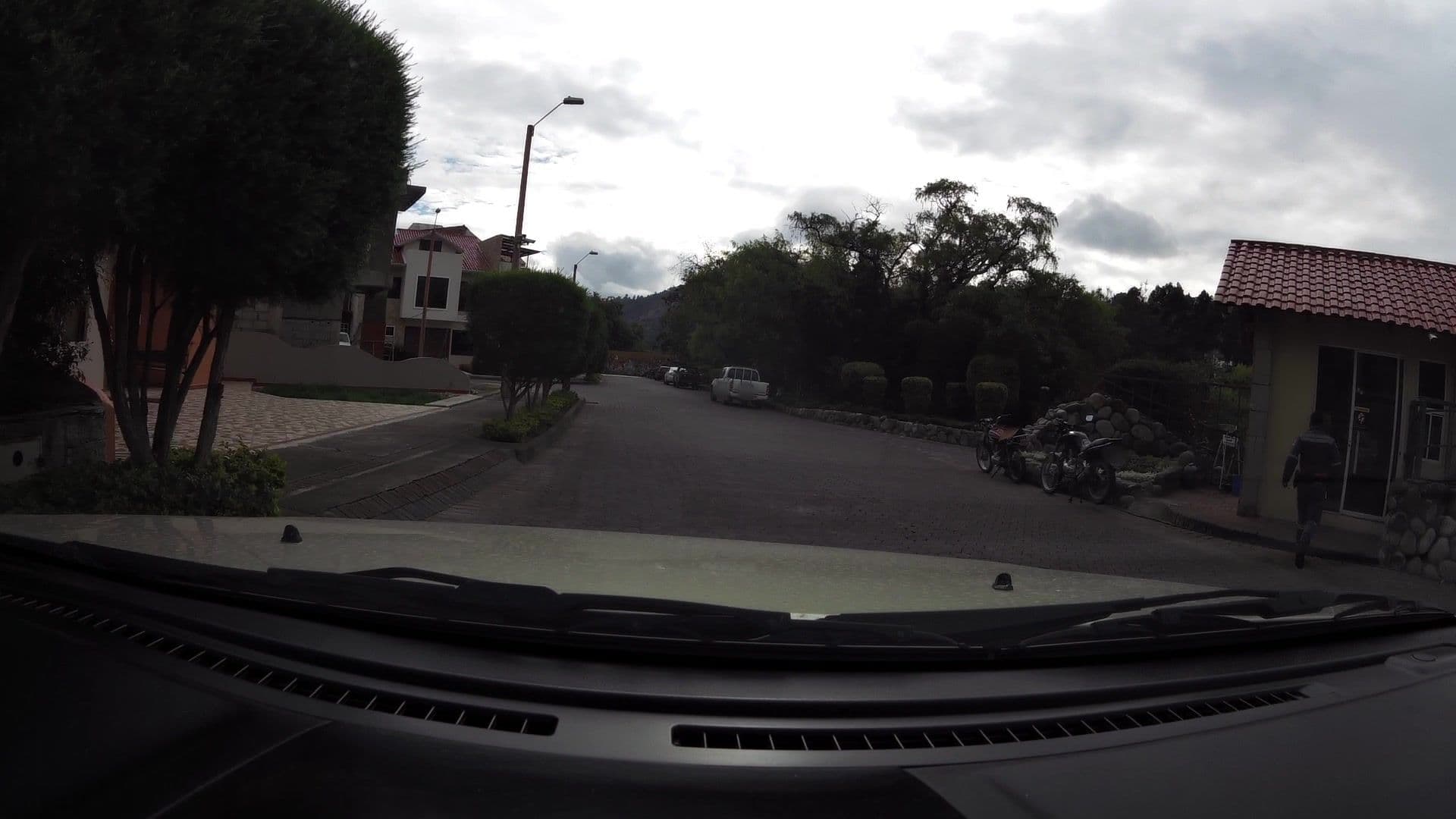Street view near Urbanización Riosol, Cuenca
