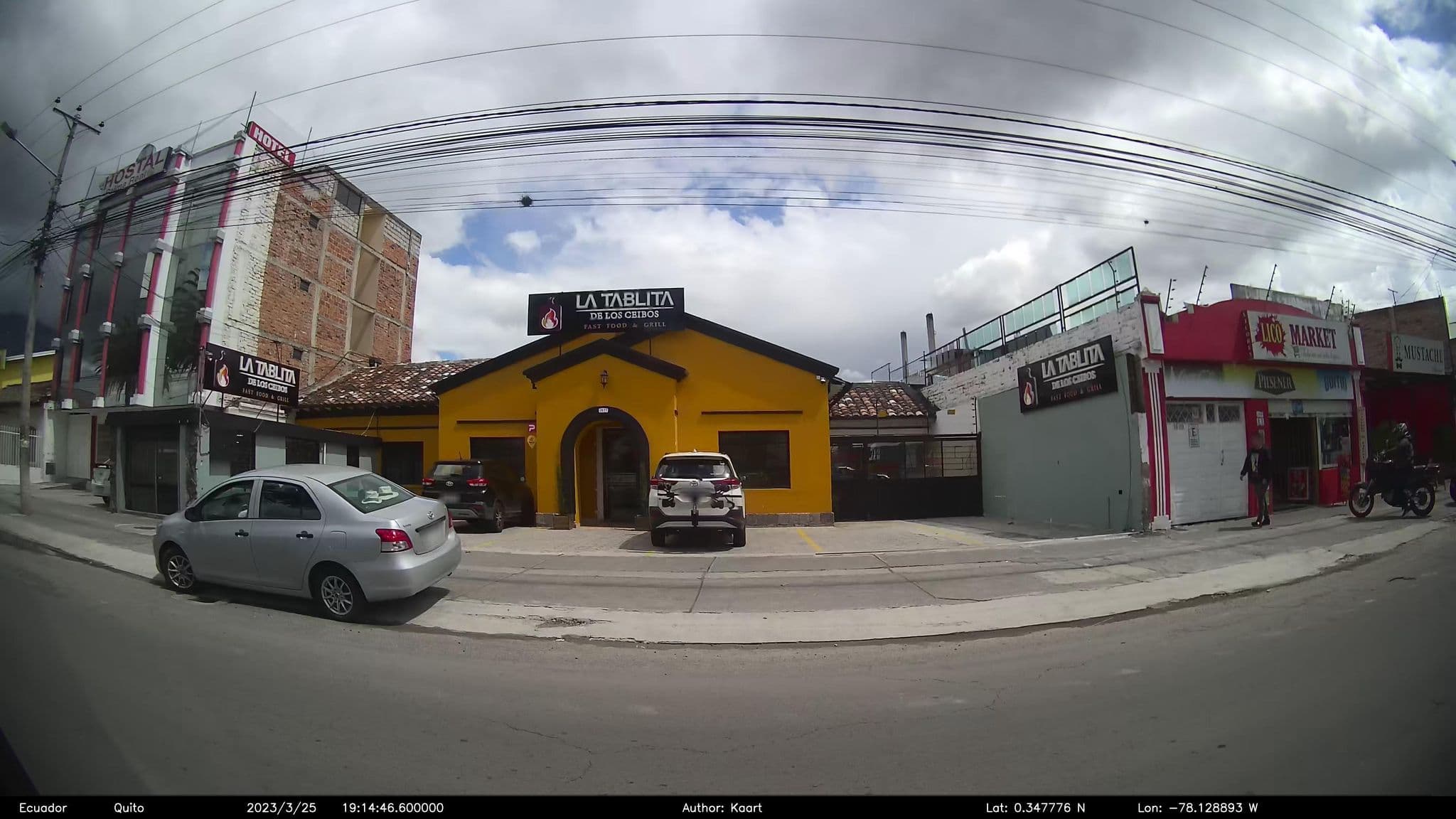 Street view near hostal palma real, Ibarra — © kaart_2 (CC BY-SA · Mapillary)