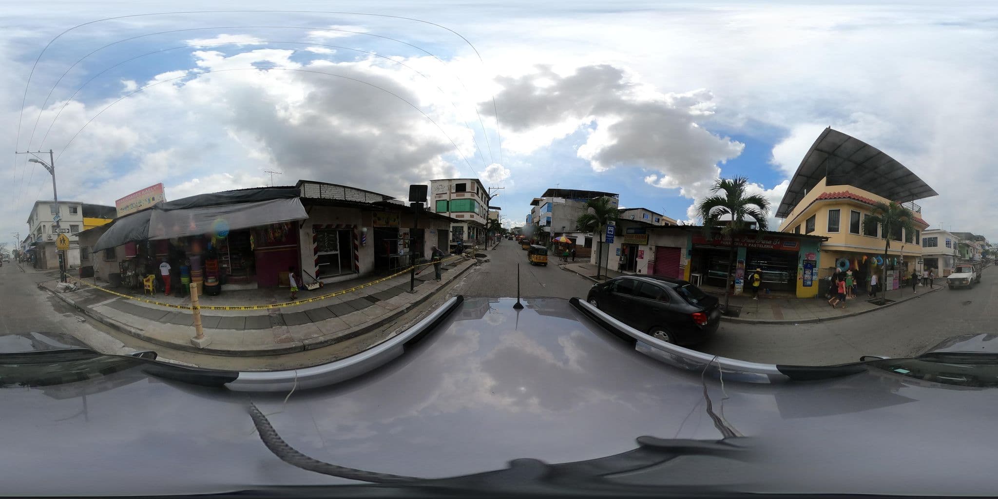 Street view near Hostal Bastión Popular, Guayaquil — © kaart_2 (CC BY-SA · Mapillary)