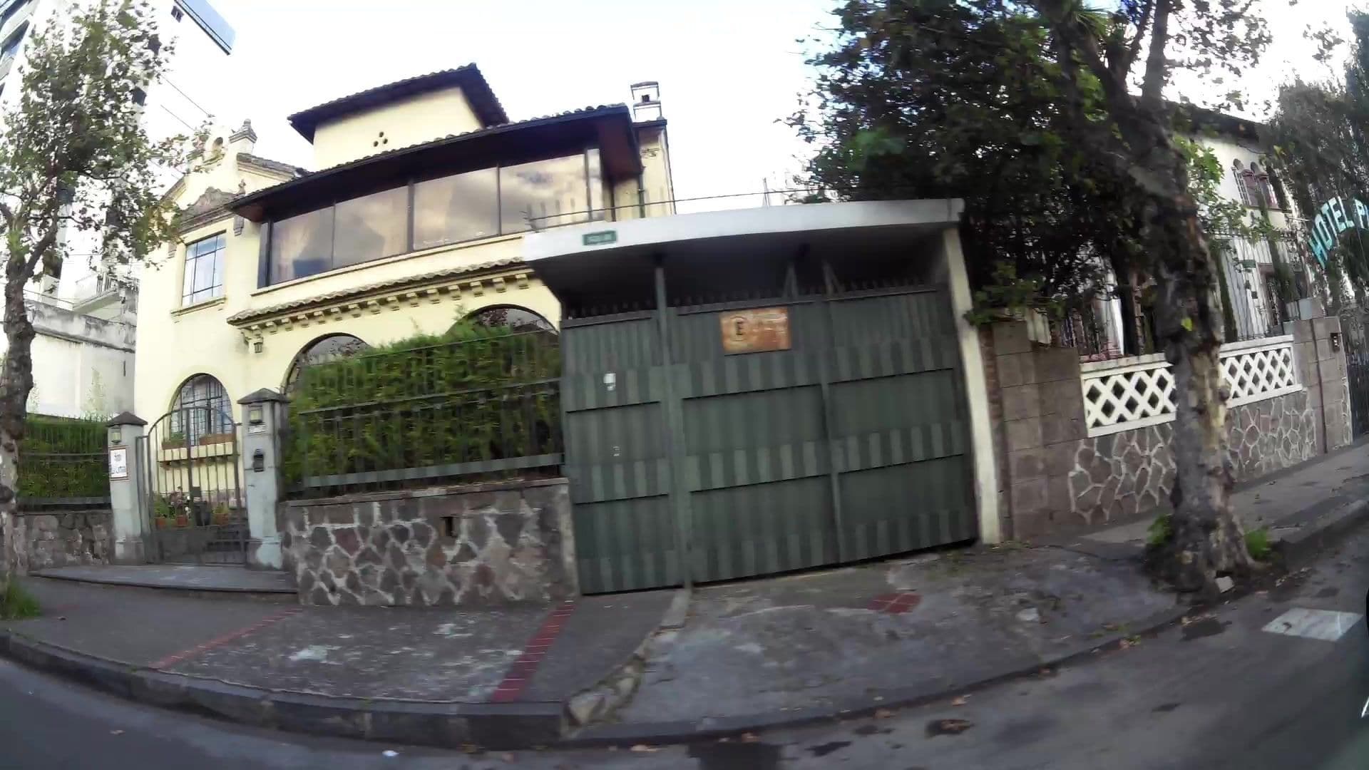 Street view near Hotel Plaza, Quito — © kaartcam (CC BY-SA · Mapillary)