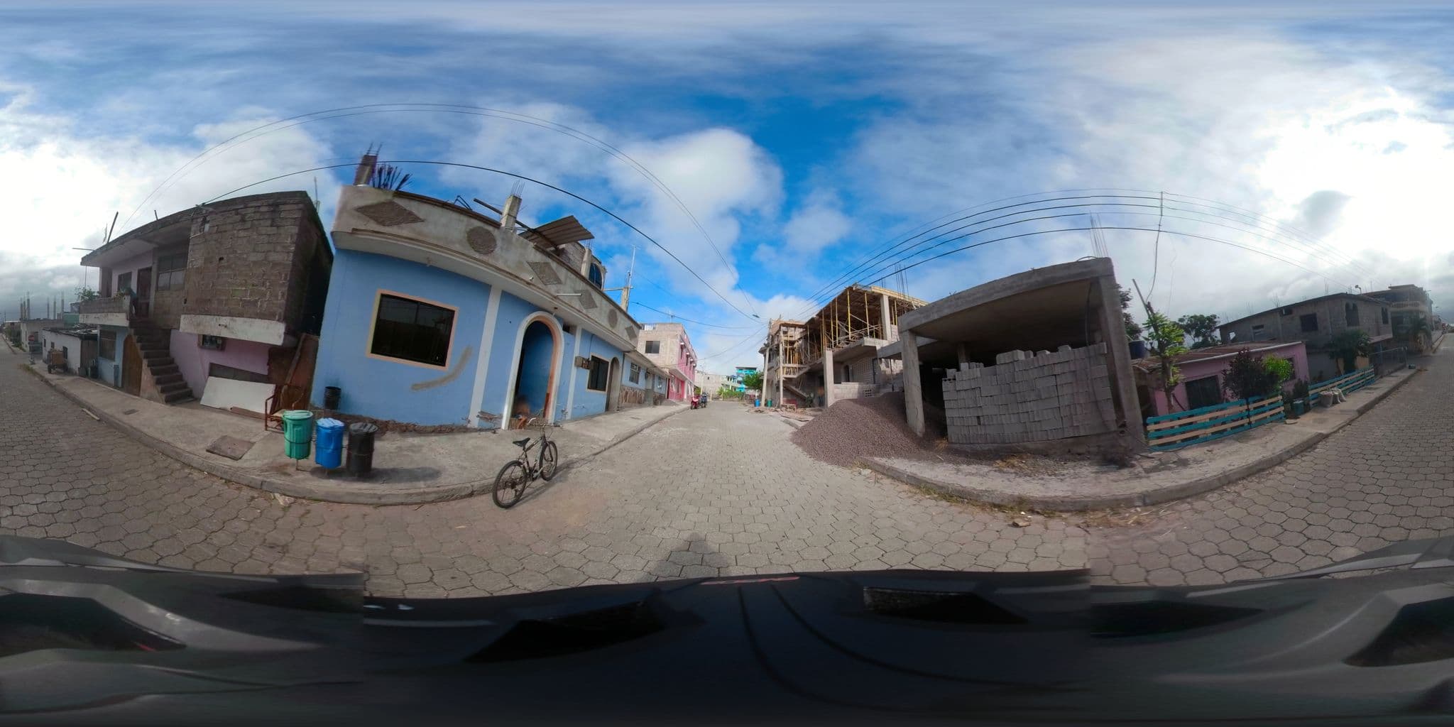 Street view near Casa D' Cristhi, Puerto Baquerizo Moreno — © sdanielzer (CC BY-SA · Mapillary)