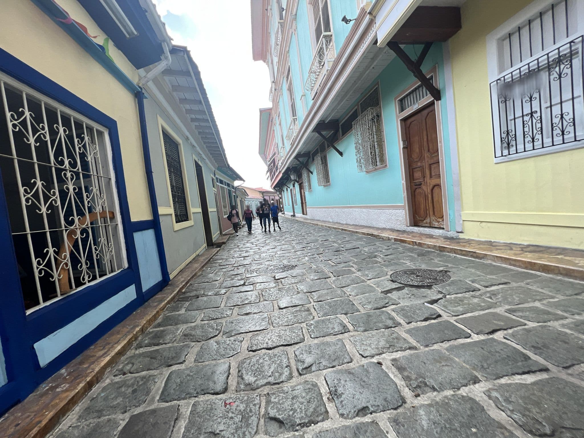 Street view near Cino Fabiani Guesthouse, Guayaquil