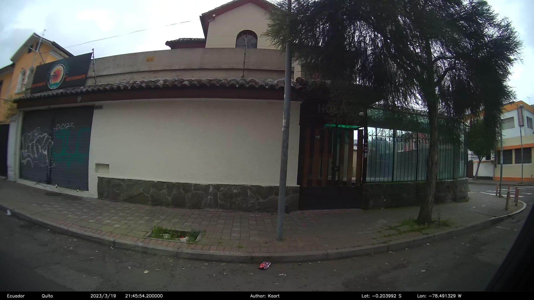 Street view near Residencia Casa Amarilla, Quito