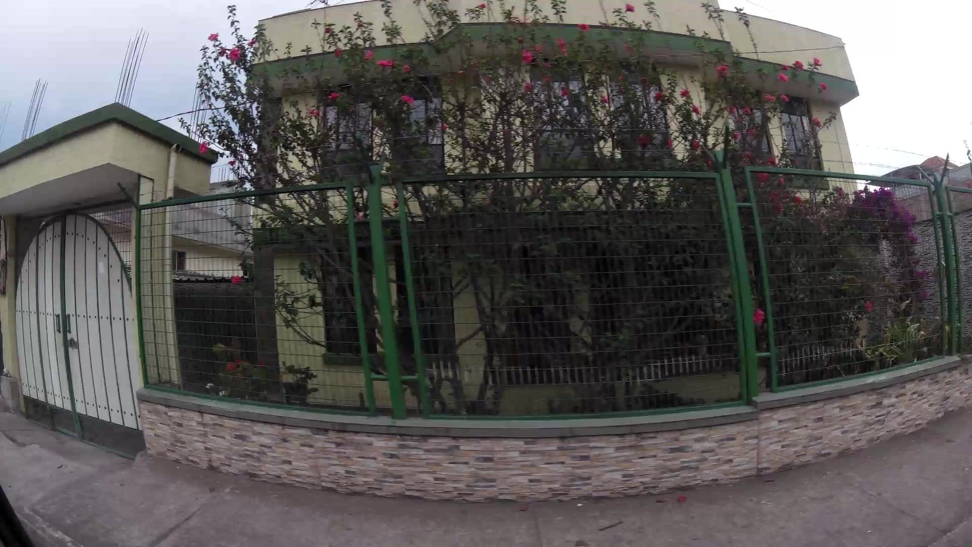 Street view near Residencia "Vargas Pico", Ambato — © kaartcam (CC BY-SA · Mapillary)