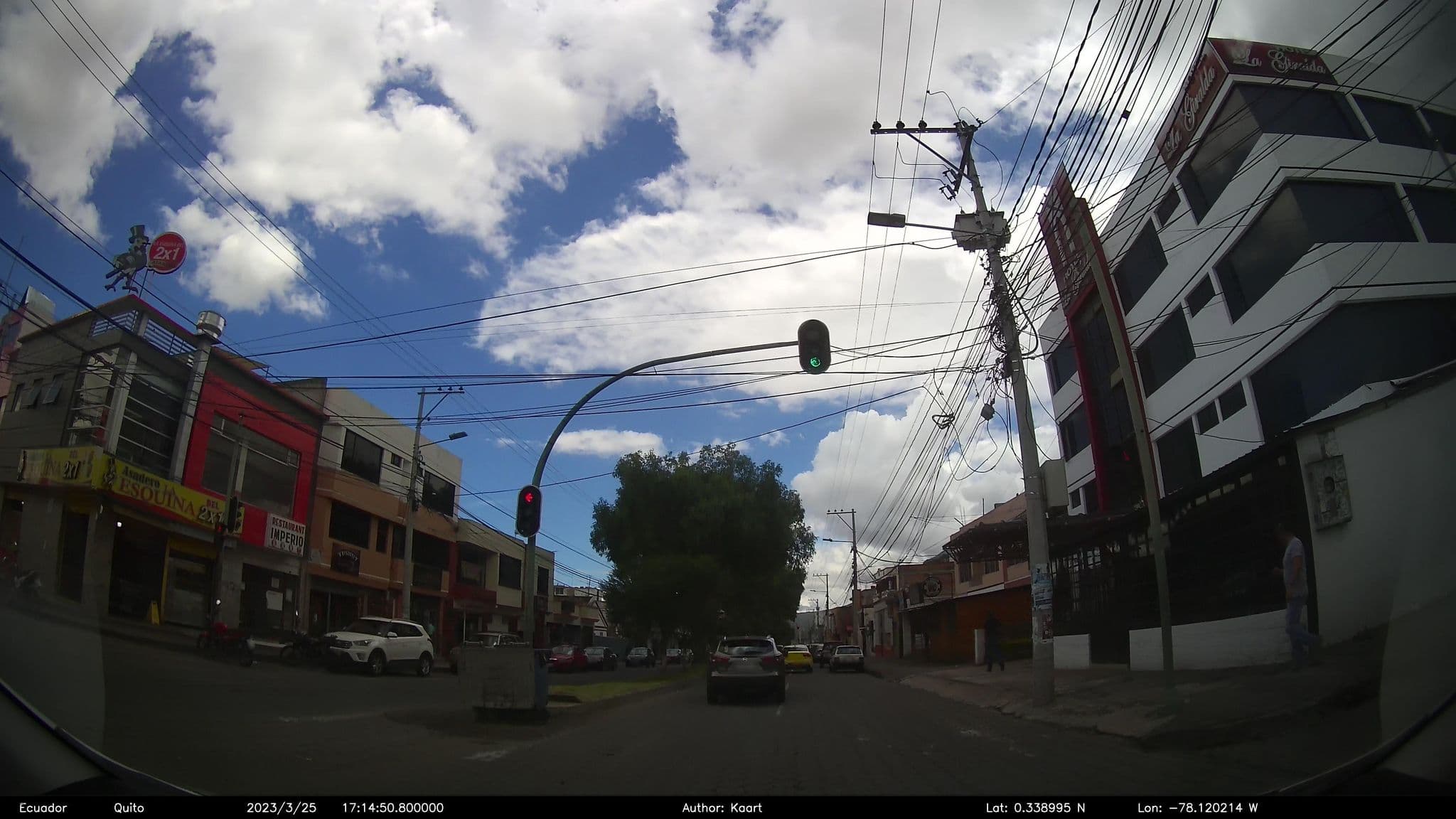 Street view near Hotel La Giralda, Ibarra — © kaart_2 (CC BY-SA · Mapillary)