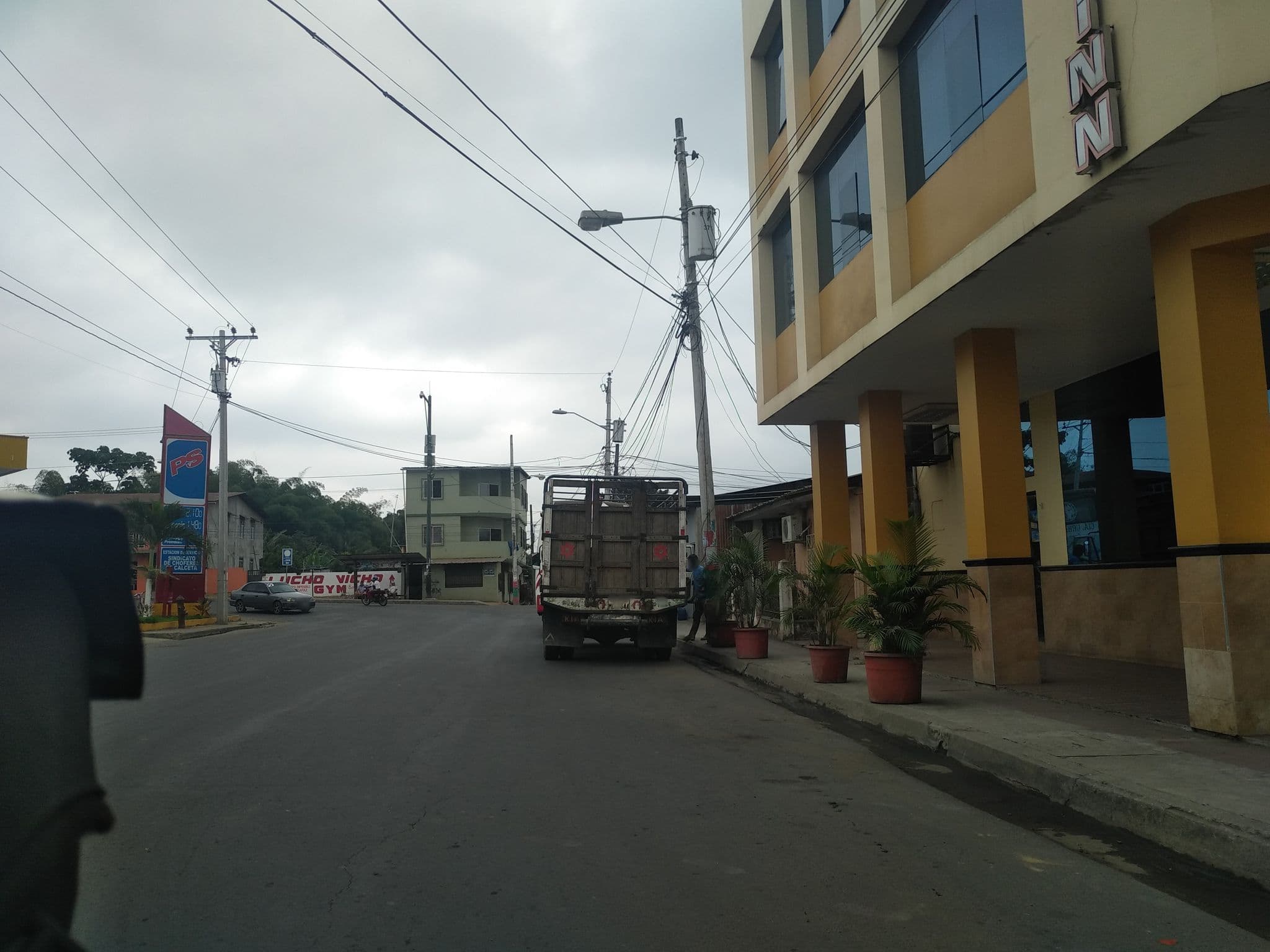 Street view near Carrizal Inn, Calceta — © nomadmapper (CC BY-SA · Mapillary)