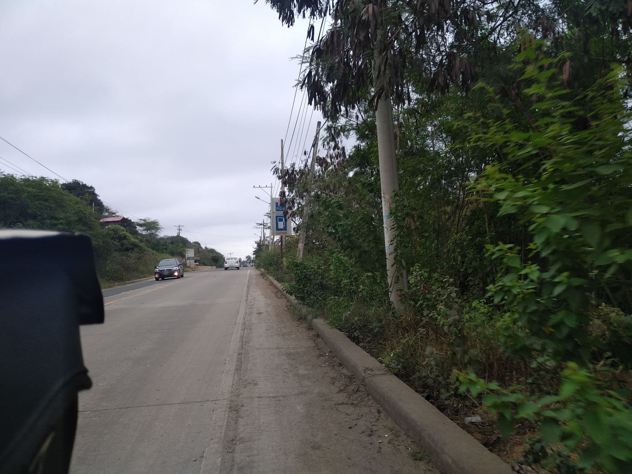 Street view near Tagualodge Camping, Santa Elena — © nomadmapper (CC BY-SA · Mapillary)