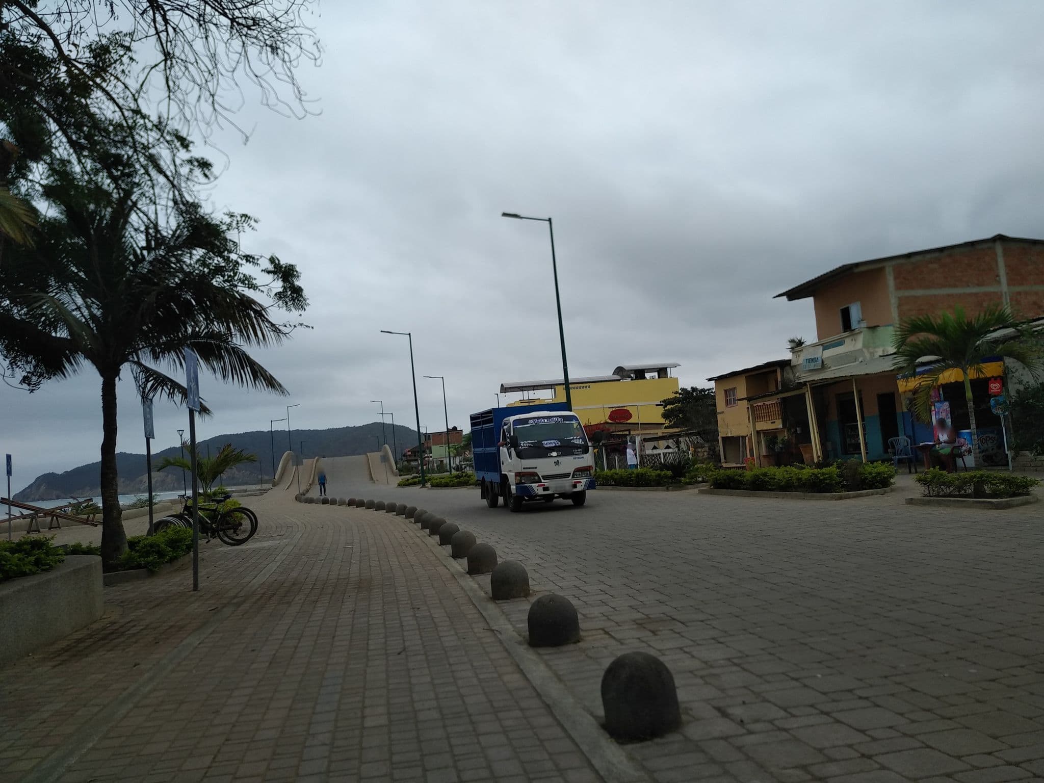 Street view near Hostería Itapoa, Jipijapa — © nomadmapper (CC BY-SA · Mapillary)