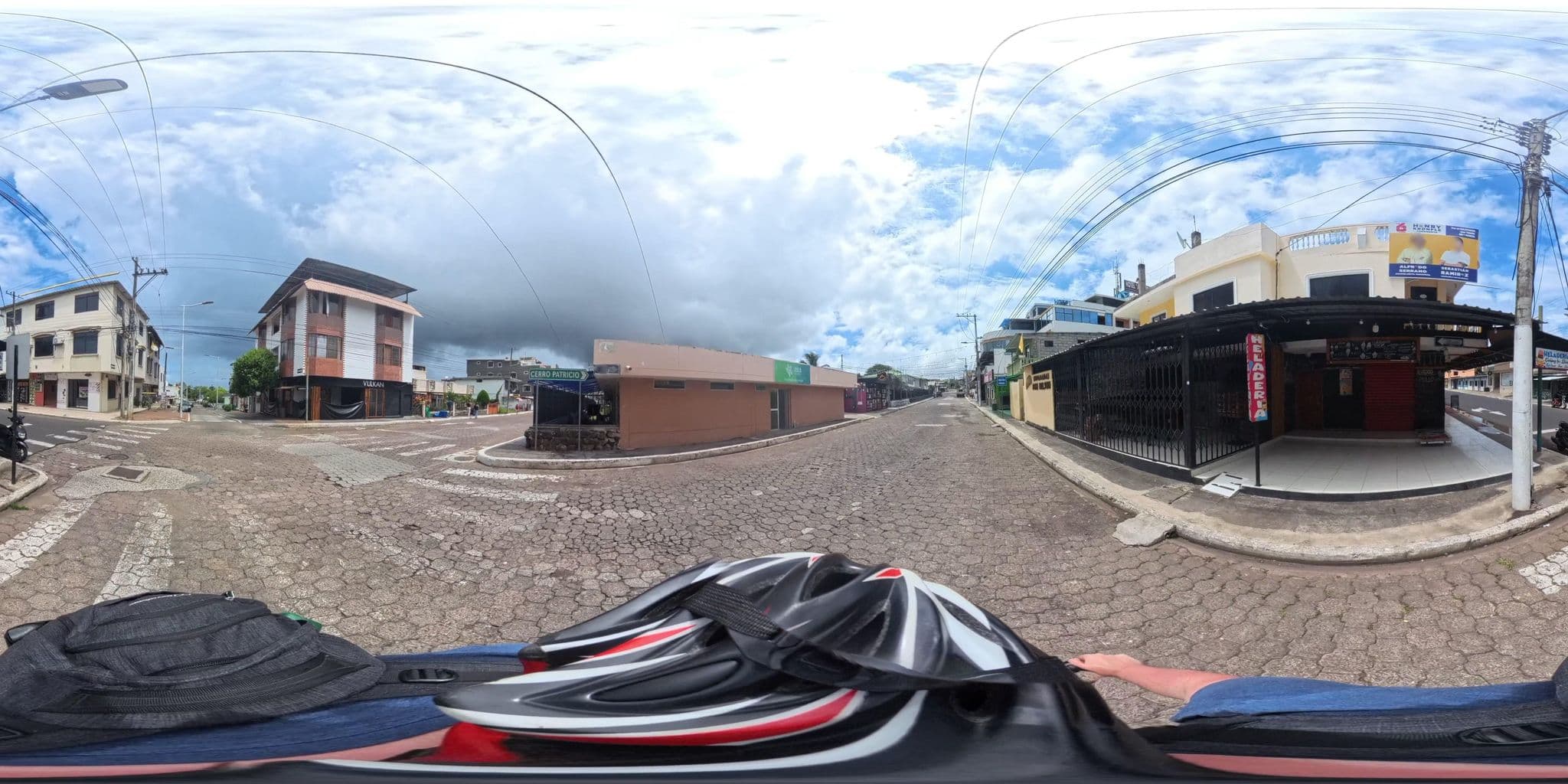 Street view near Paraíso insular, Puerto Baquerizo Moreno — © niallain (CC BY-SA · Mapillary)