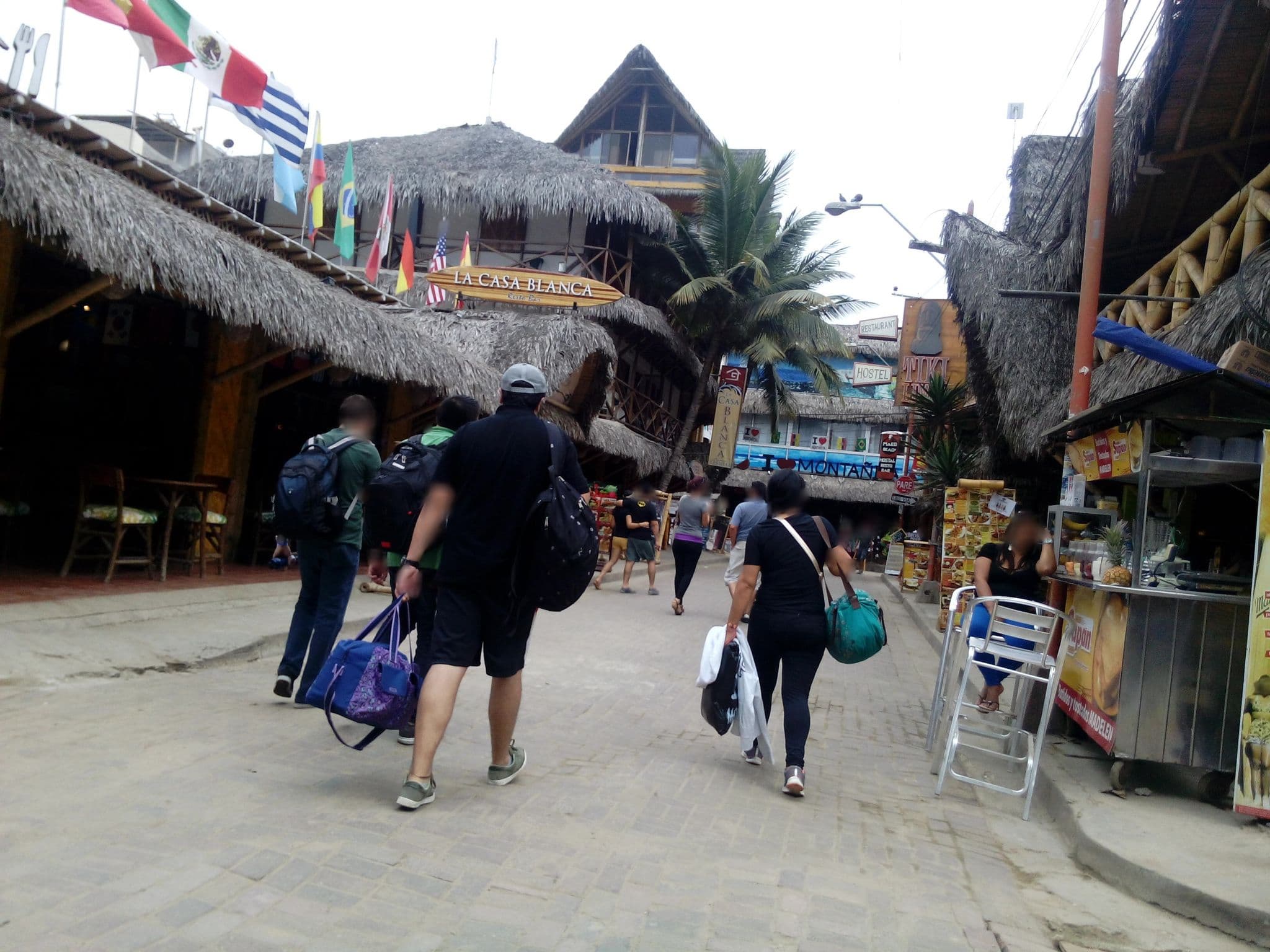 Street view near Selina, Santa Elena — © johnarupire (CC BY-SA · Mapillary)