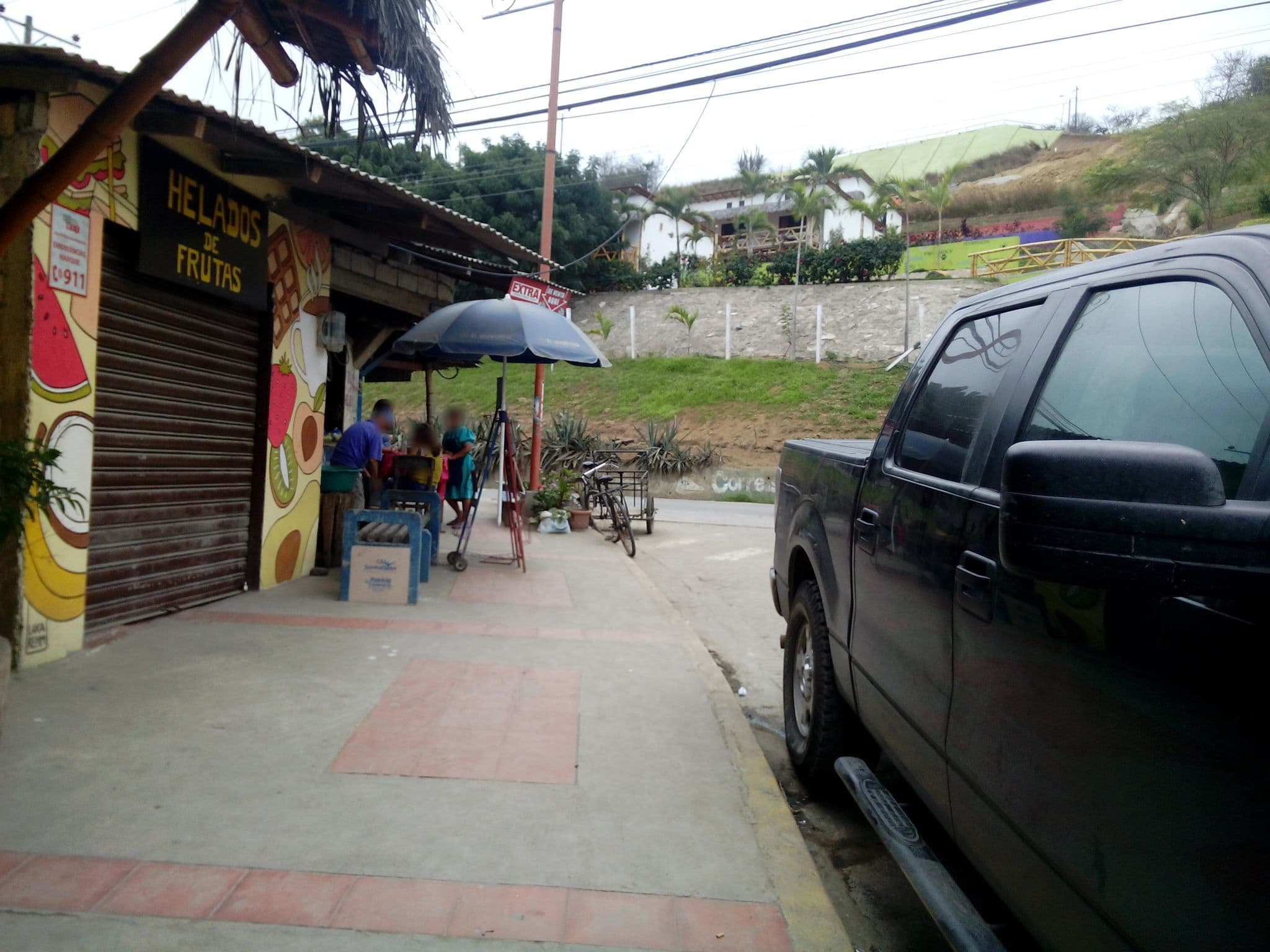 Street view near Tiki Trip Hostel, Santa Elena — © johnarupire (CC BY-SA · Mapillary)