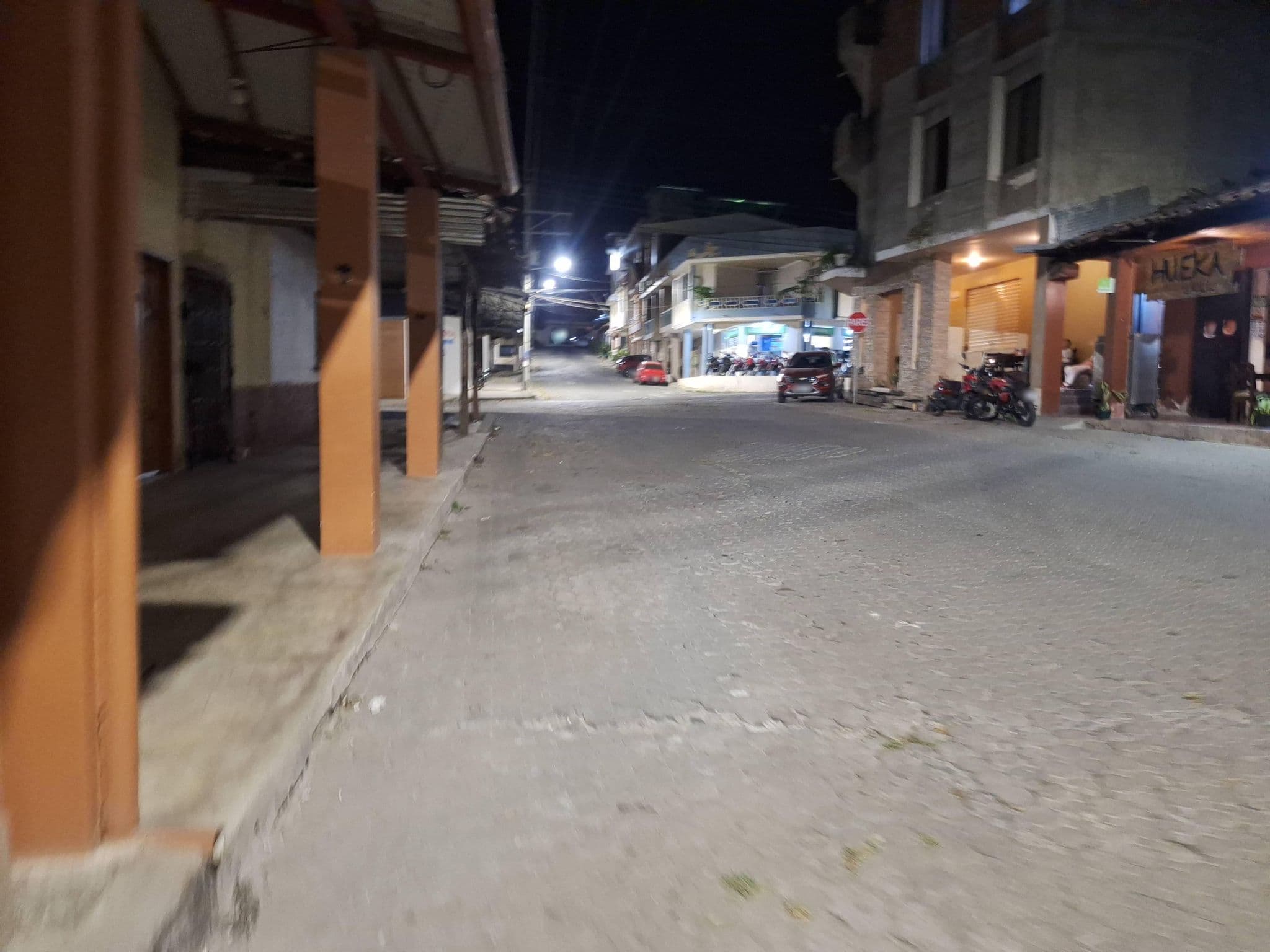 Street view near Residencial Amazonas, Macará — © Christopher1411 (CC BY-SA · Mapillary)