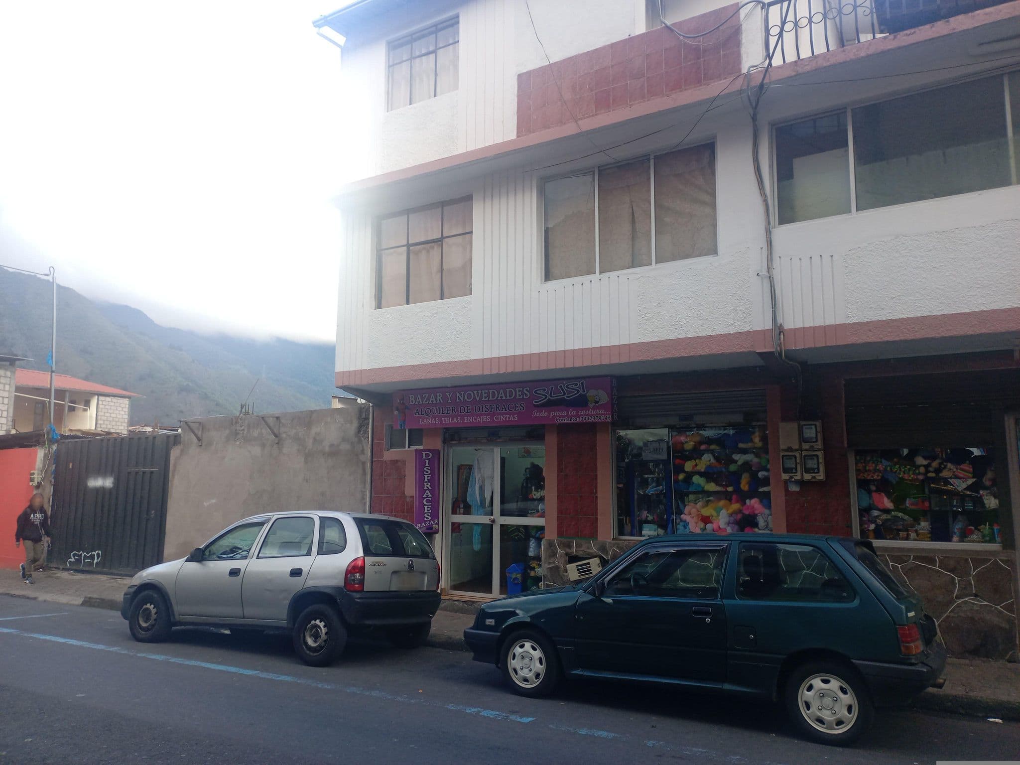 Street view near Hostal Sarahí, Baños