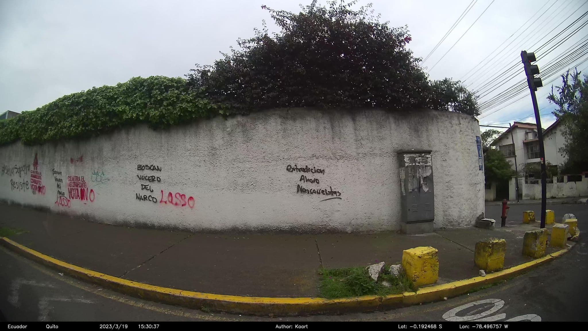 Street view near Casa Emaus, Quito