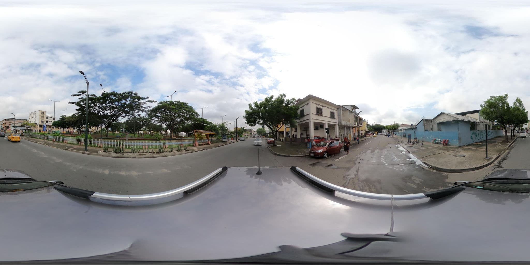 Street view near Hotel Broadway, Guayaquil — © kaart_2 (CC BY-SA · Mapillary)