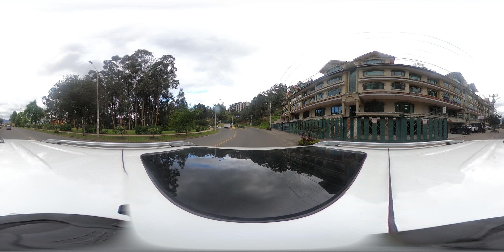 Street view near Conjunto Portal del Rio, Cuenca