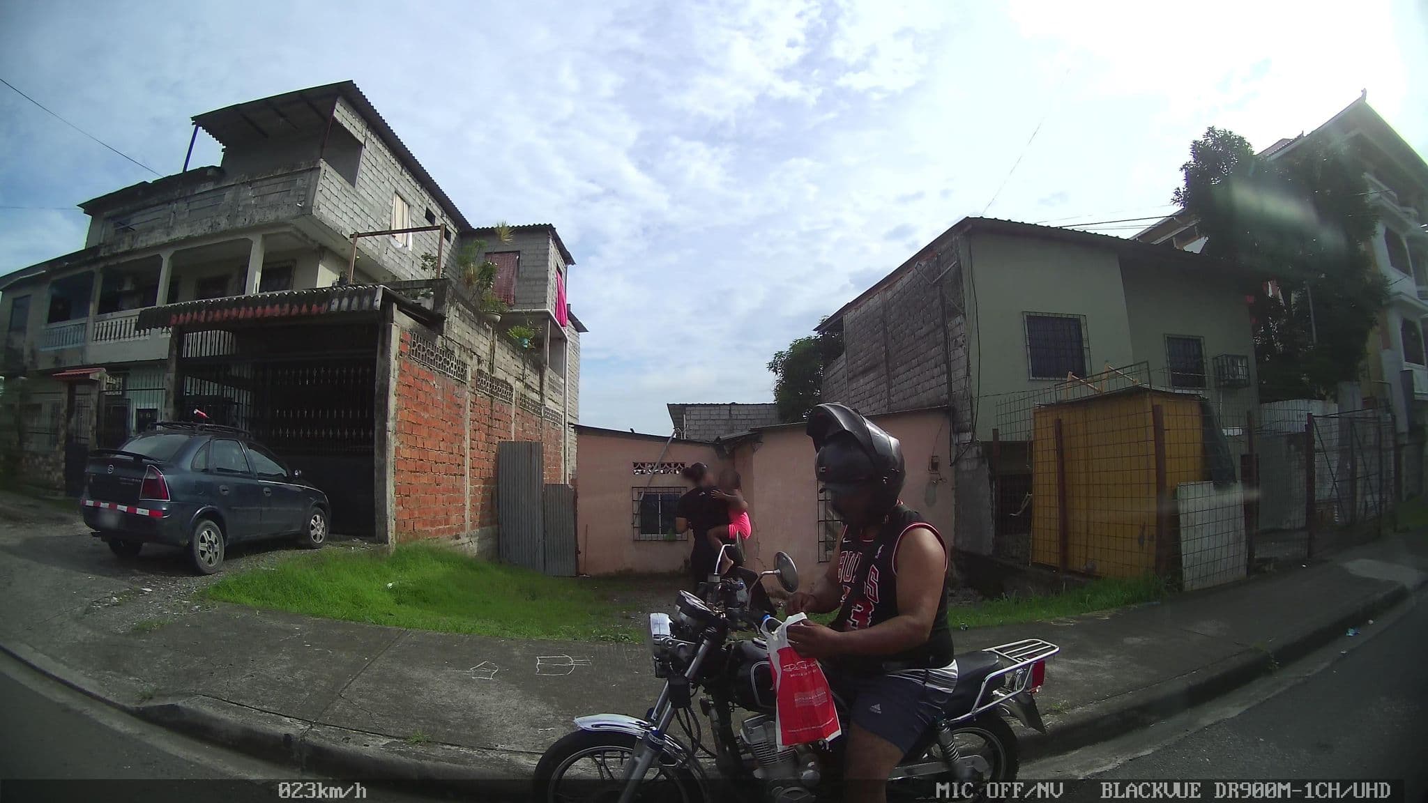 Street view near AC, Guayaquil — © kaart_2 (CC BY-SA · Mapillary)