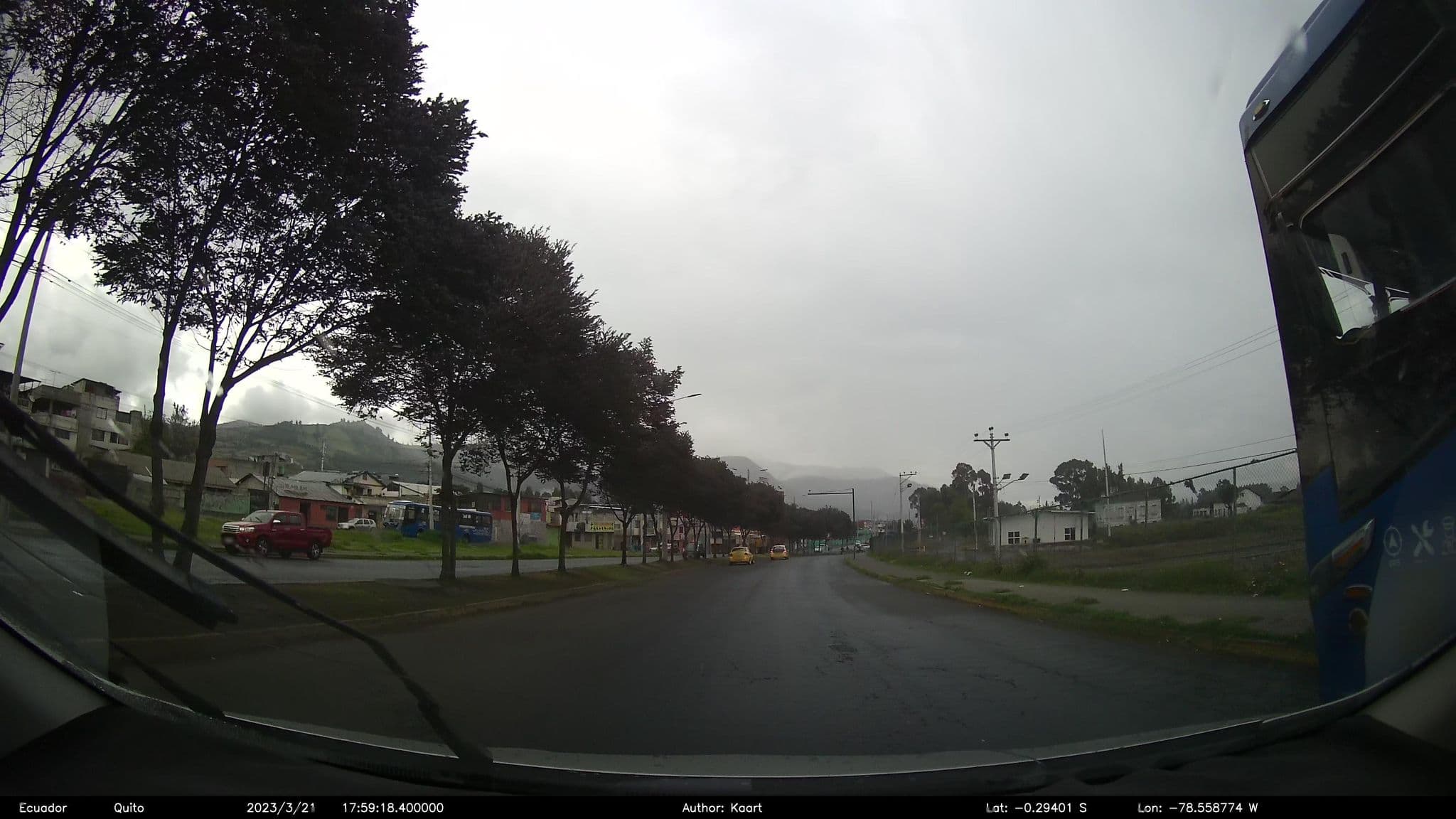 Street view near Las orquídeas de Lupe, Quito