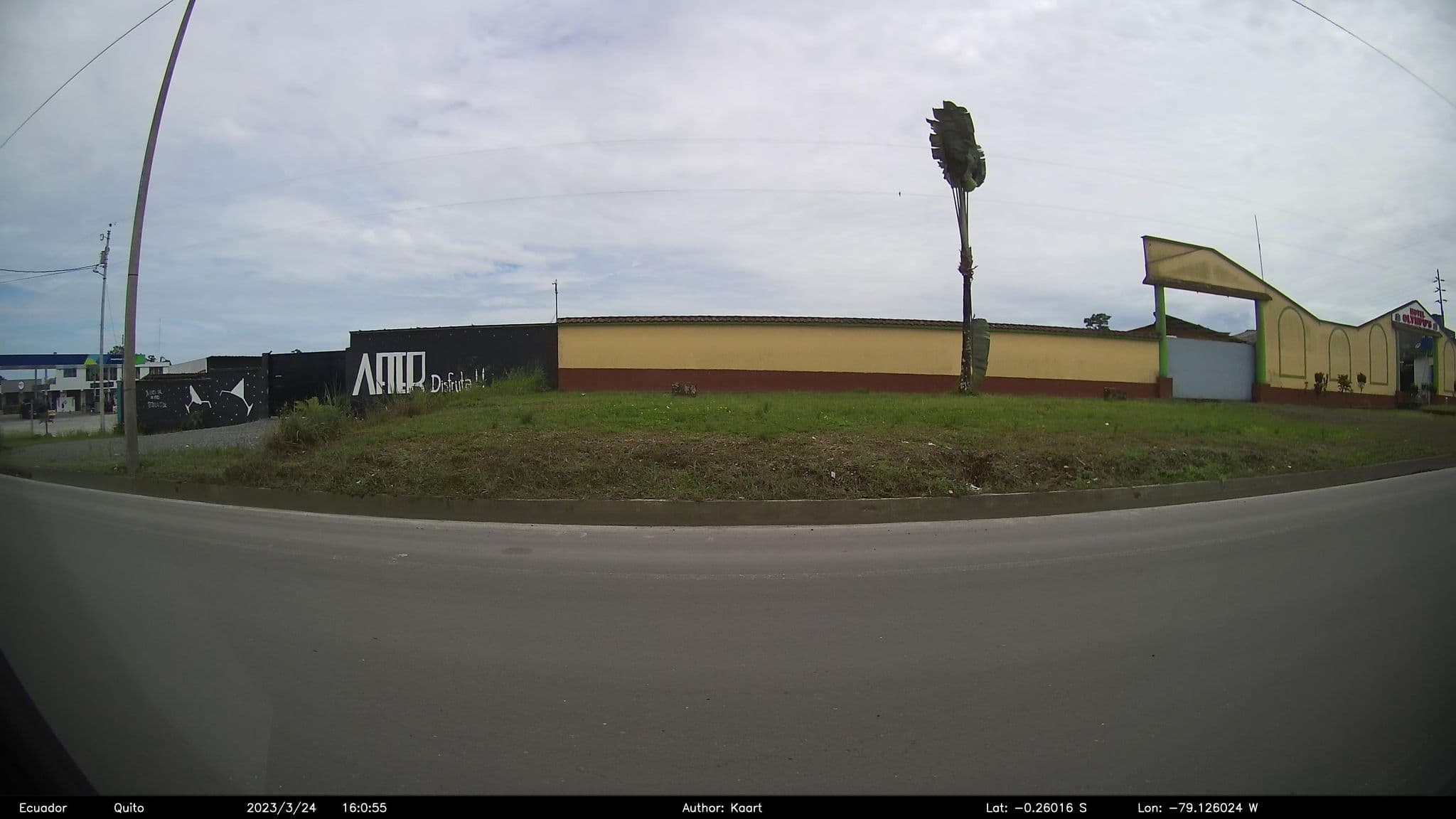 Street view near Motel Olympus, Santo Domingo de los Colorados