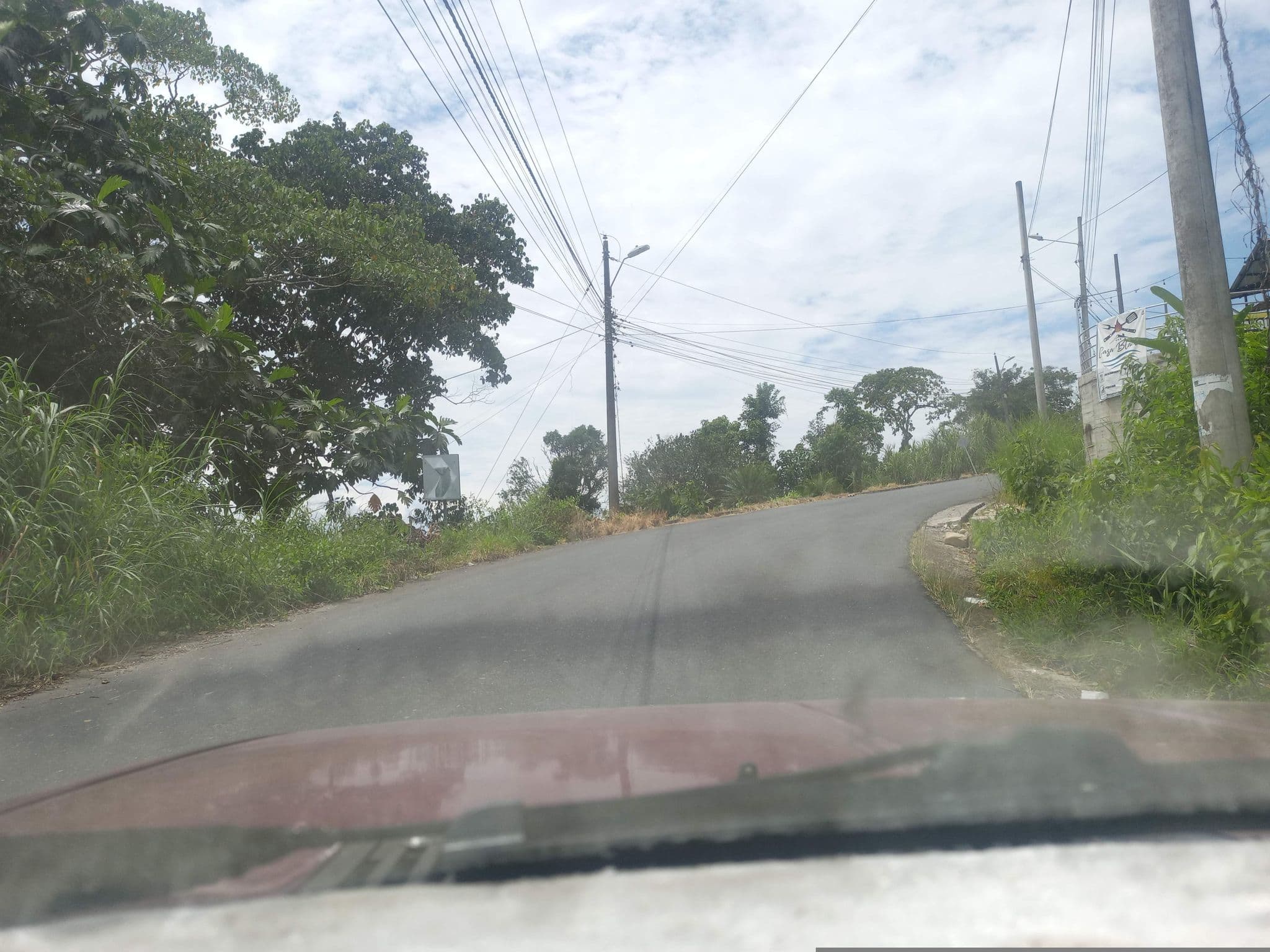 Street view near Hostal Tena Ñaui, Tena — © CarluchiTena (CC BY-SA · Mapillary)