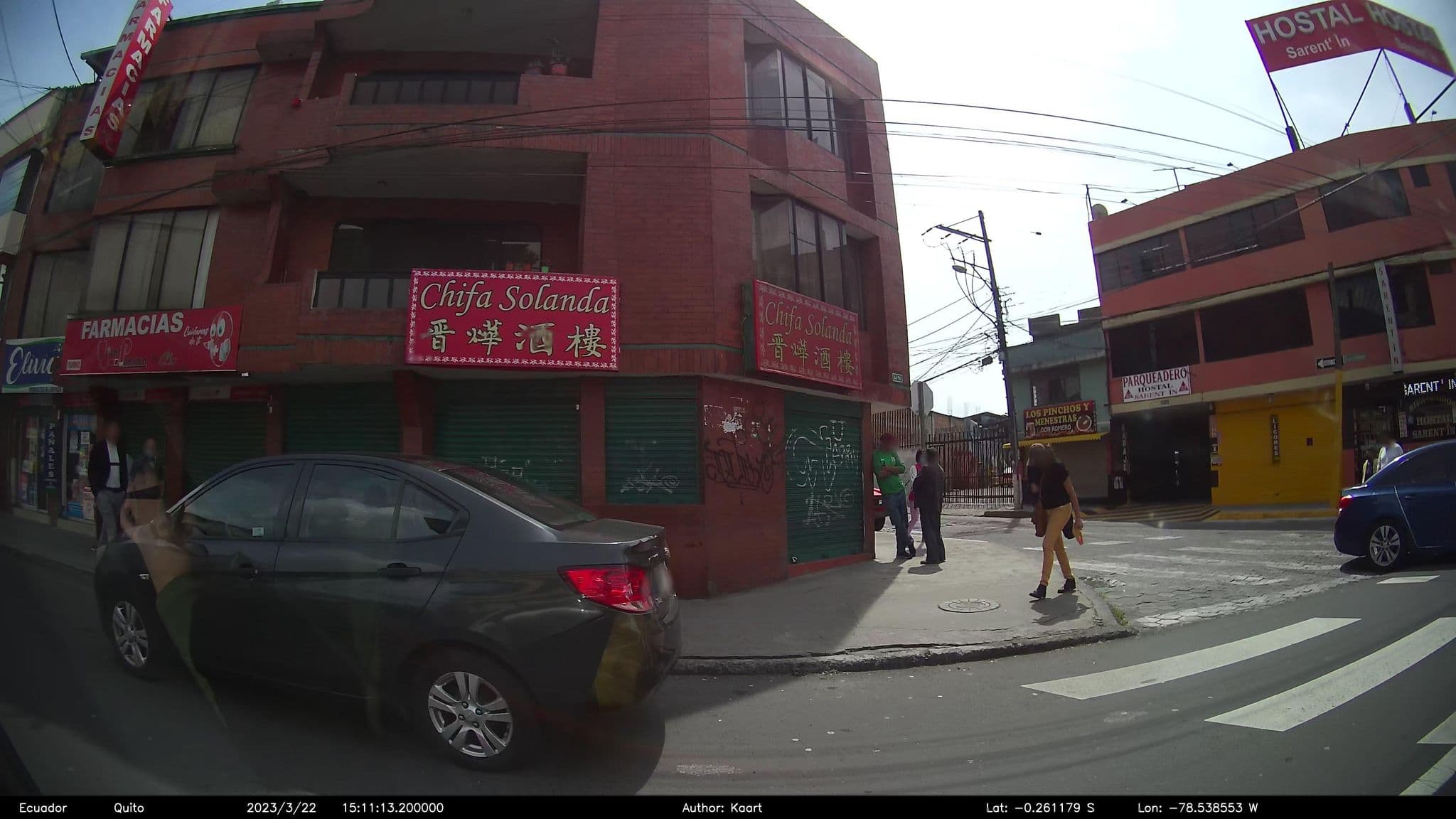 Street view near Hostal Serent'in, Quito — © kaart_2 (CC BY-SA · Mapillary)