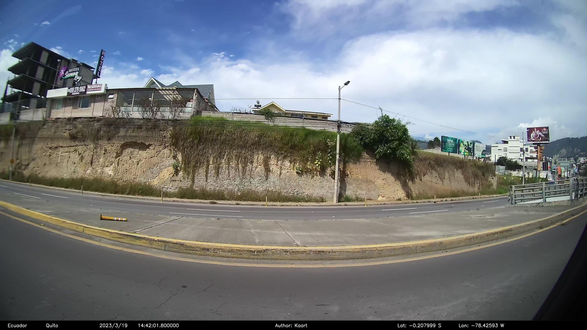 Street view near Hotel Sumaq Kay, Oyambarillo — © kaart_2 (CC BY-SA · Mapillary)