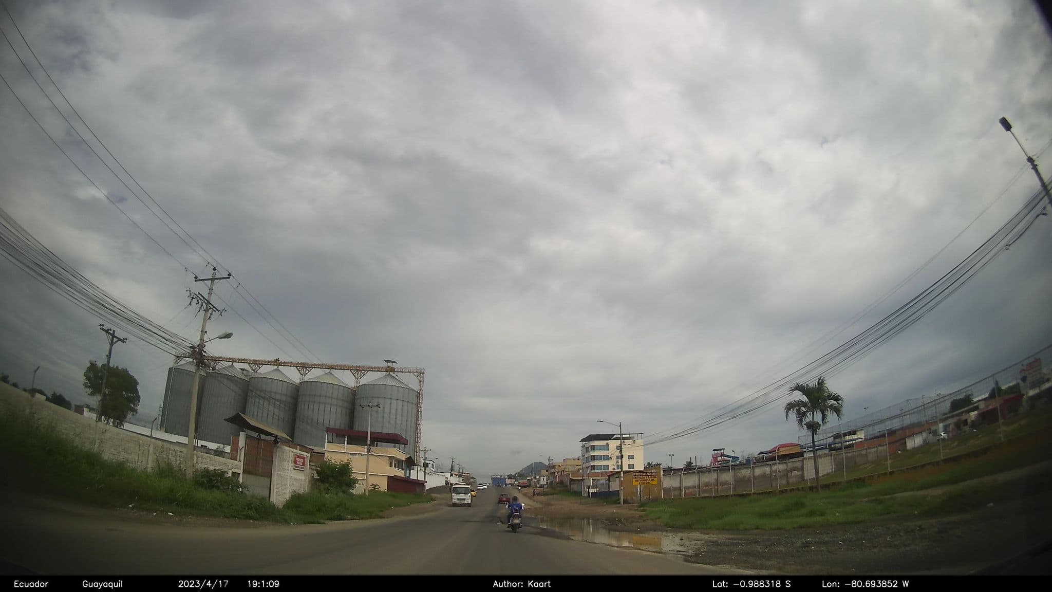 Street view near Urbanización Montecristo, Manta — © kaart_2 (CC BY-SA · Mapillary)