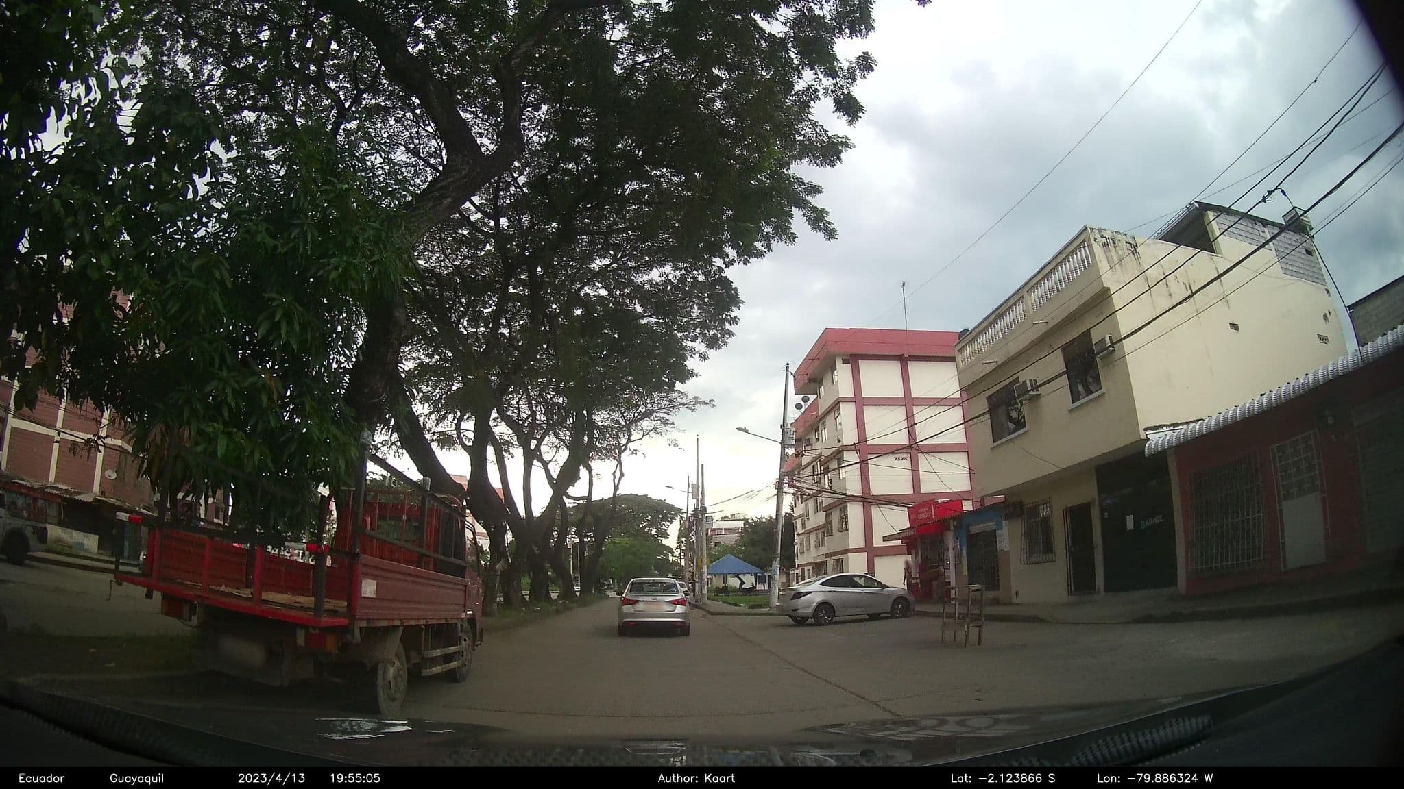 Street view near bloque 98, Eloy Alfaro — © kaart_2 (CC BY-SA · Mapillary)