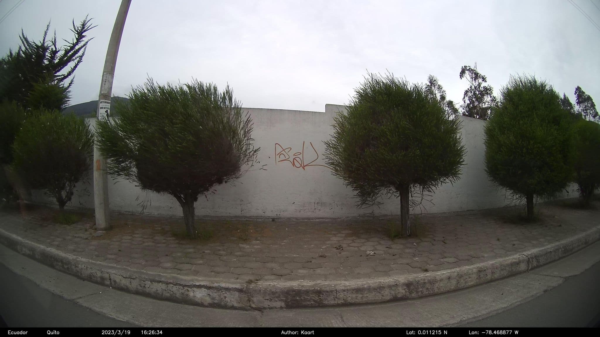 Street view near Motel Garvis, Pomasqui