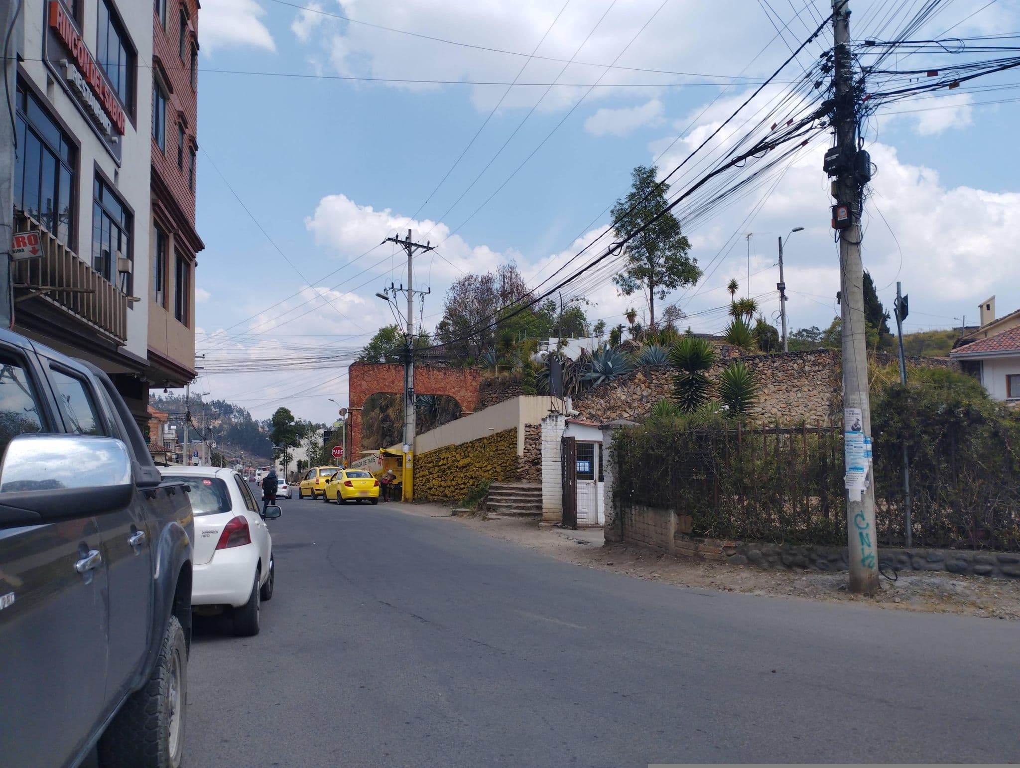 Street view near Tu Momento, Cuenca