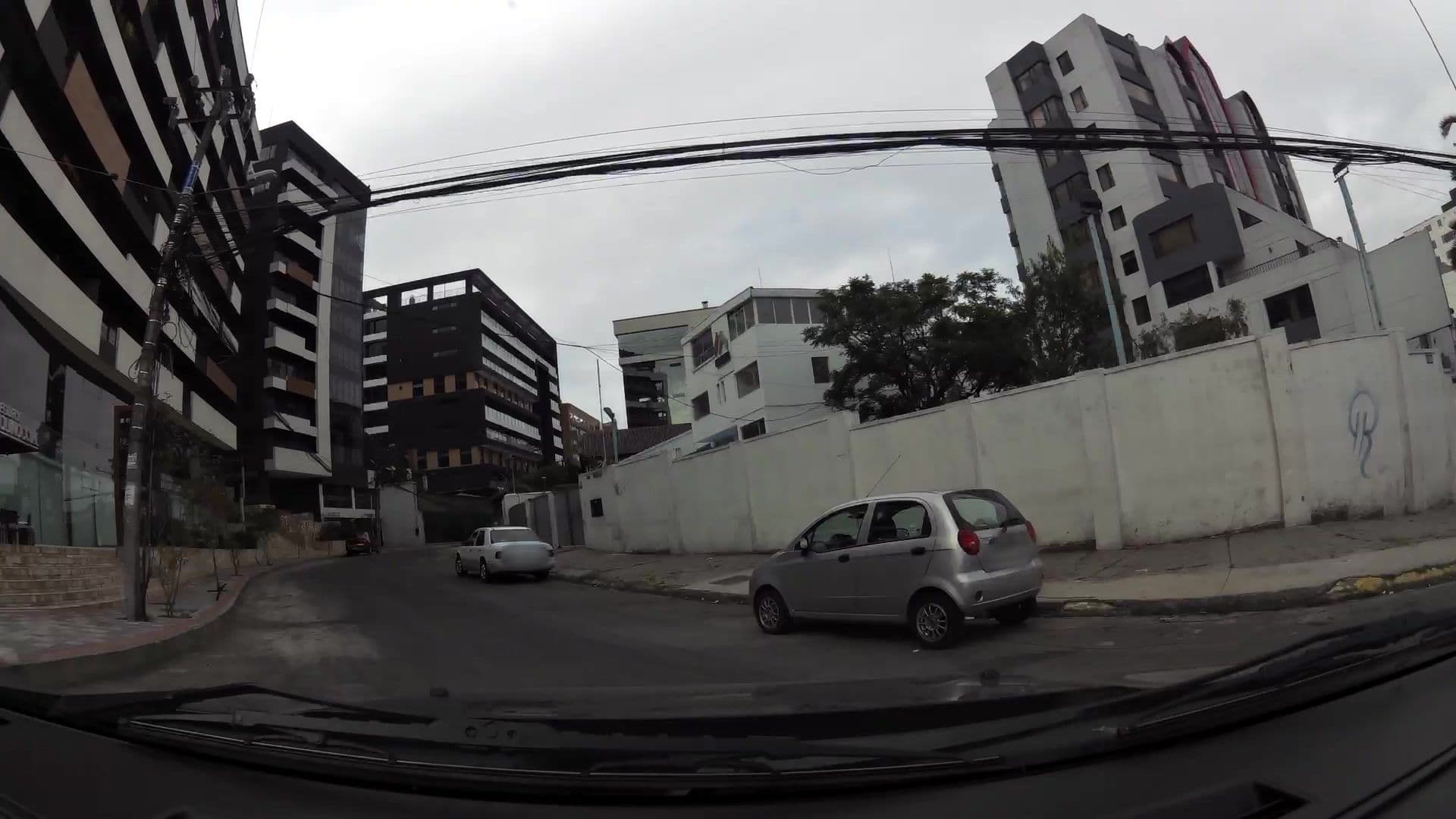 Street view near Hampton by Hilton Quito La Carolina Park, Quito